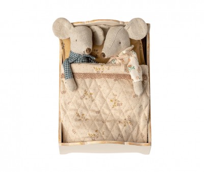 Cama Ratn Off White