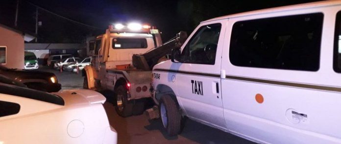 retiran taxis por exceso de pasaje