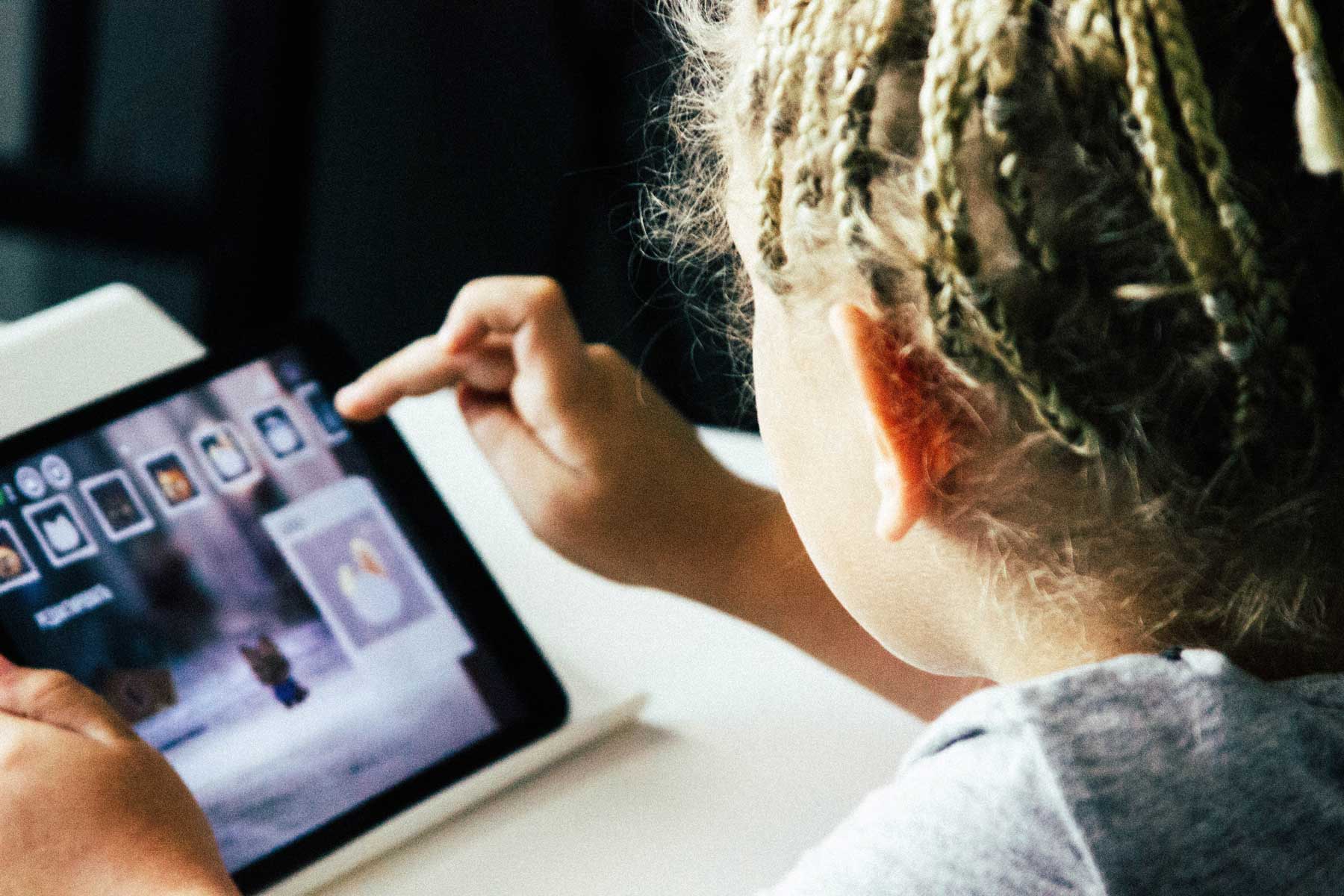 Blog Doctoome | Jeunes enfants : L'exposition aux écrans le matin augmenterait les troubles du langage