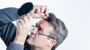 lien entre stress et cheveux blancs