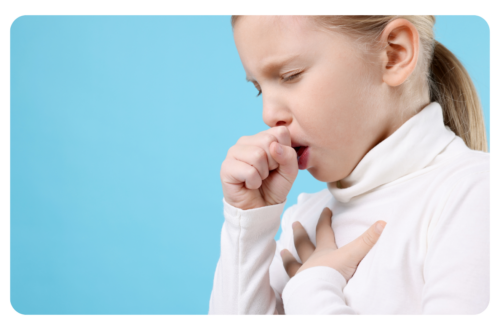 une enfant qui tousse