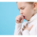une enfant qui tousse