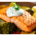 Saumon rôti, patate douce et brocolis