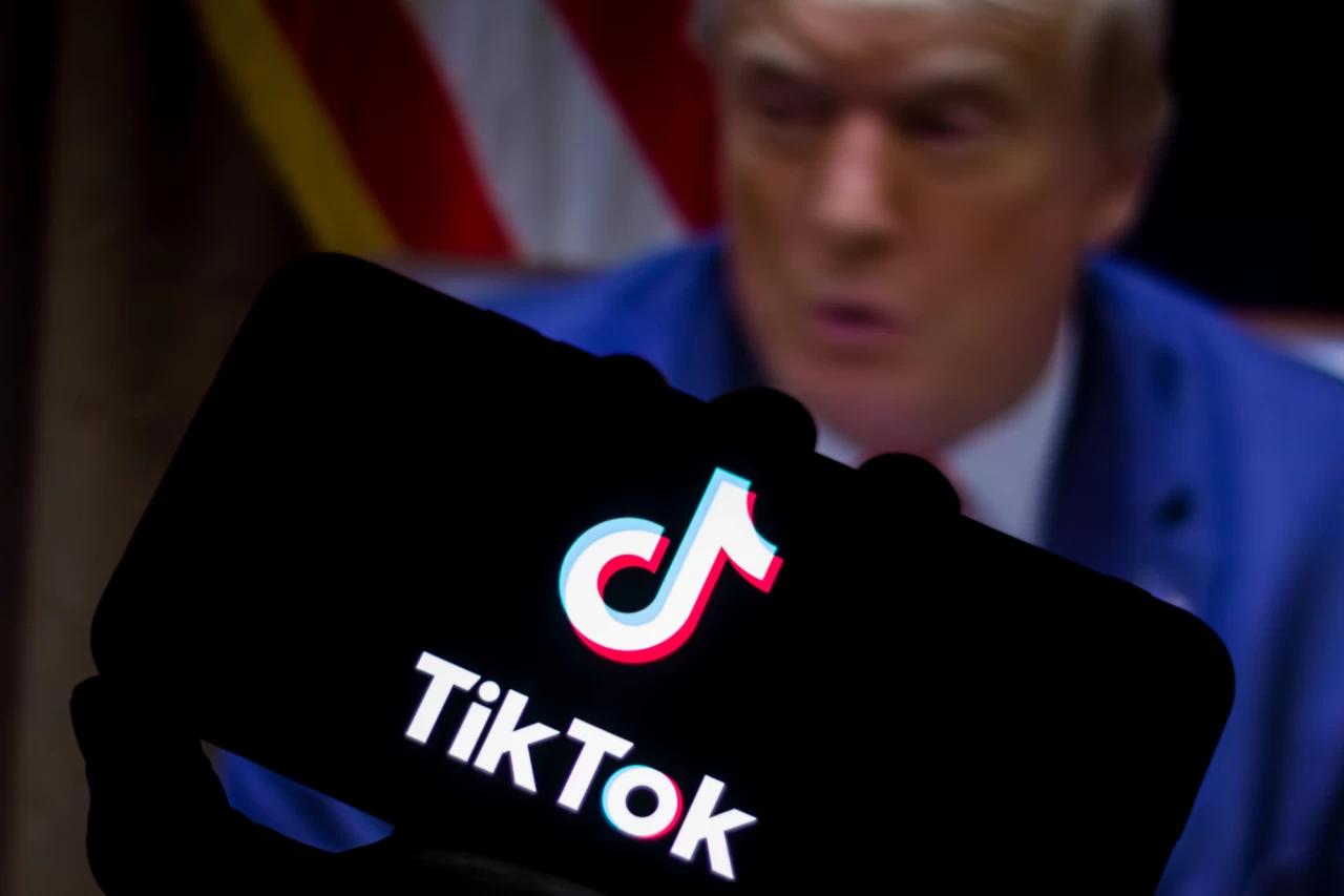 TikTok избежит блокировки в США? Трамп намекает на очередную отсрочку