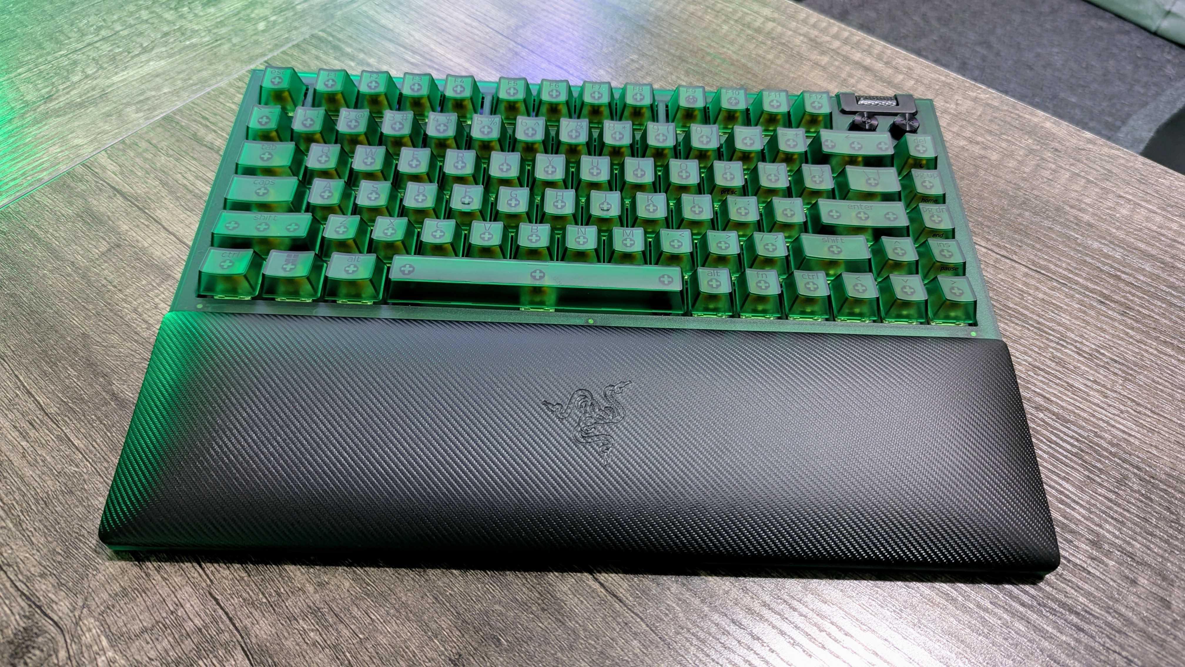 Коллекция Razer Phantom Green.