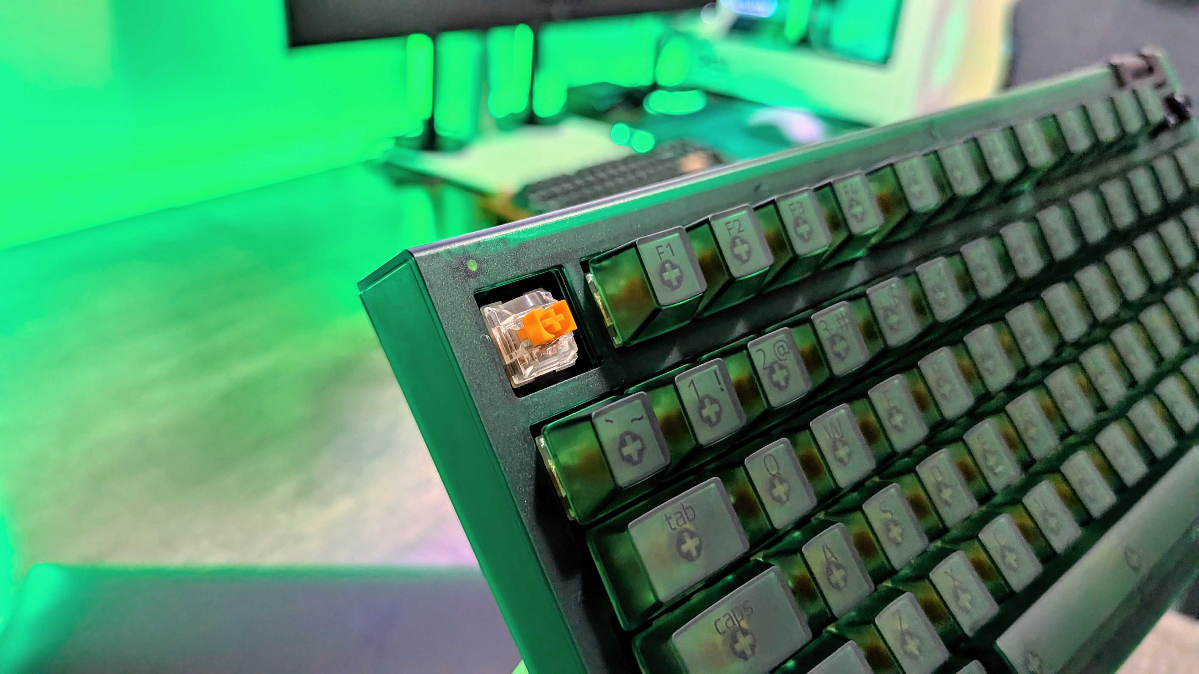 Коллекция Razer Phantom Green.