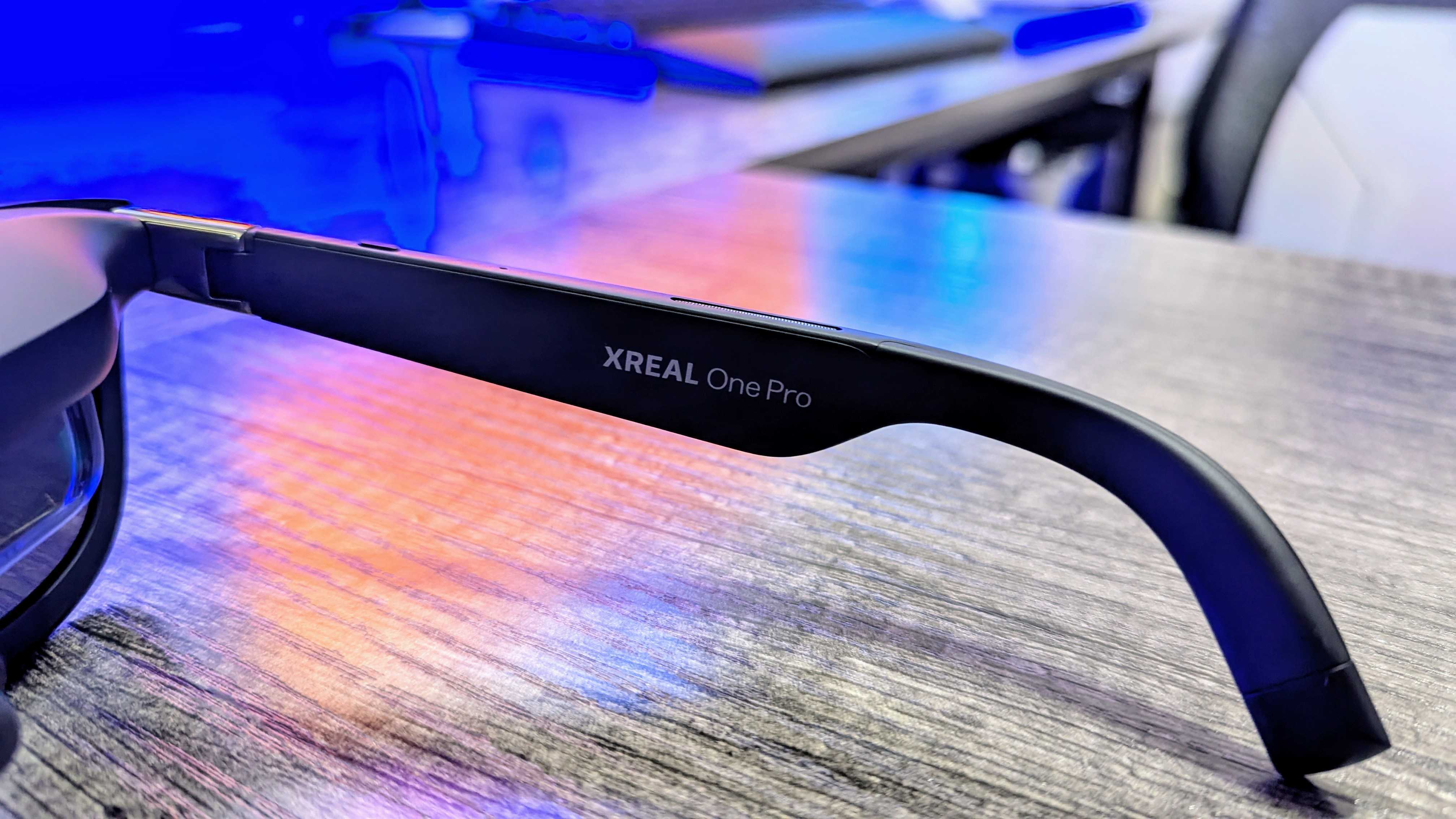 AR-очки XREAL One Pro