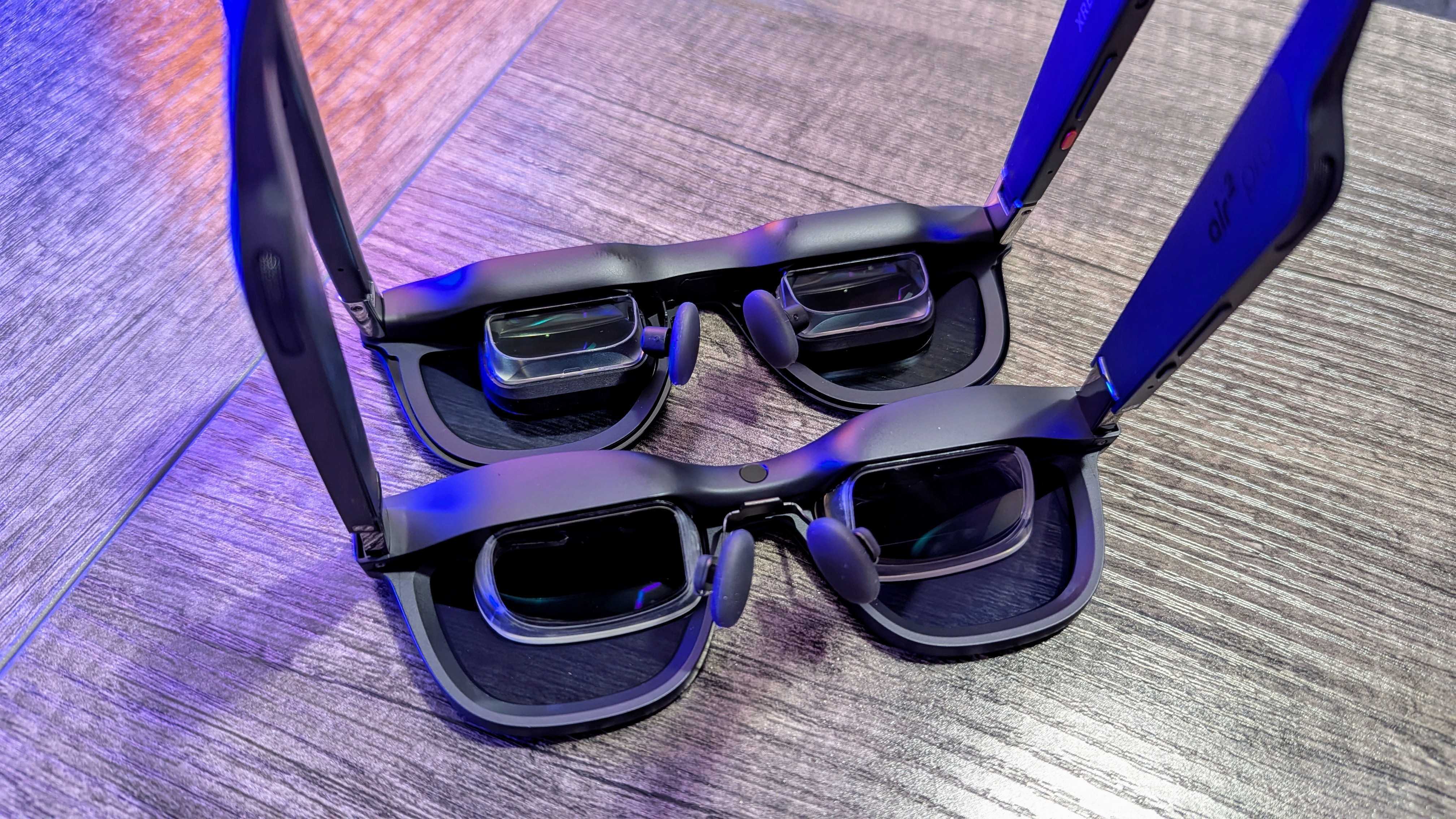 AR-очки XREAL One Pro
