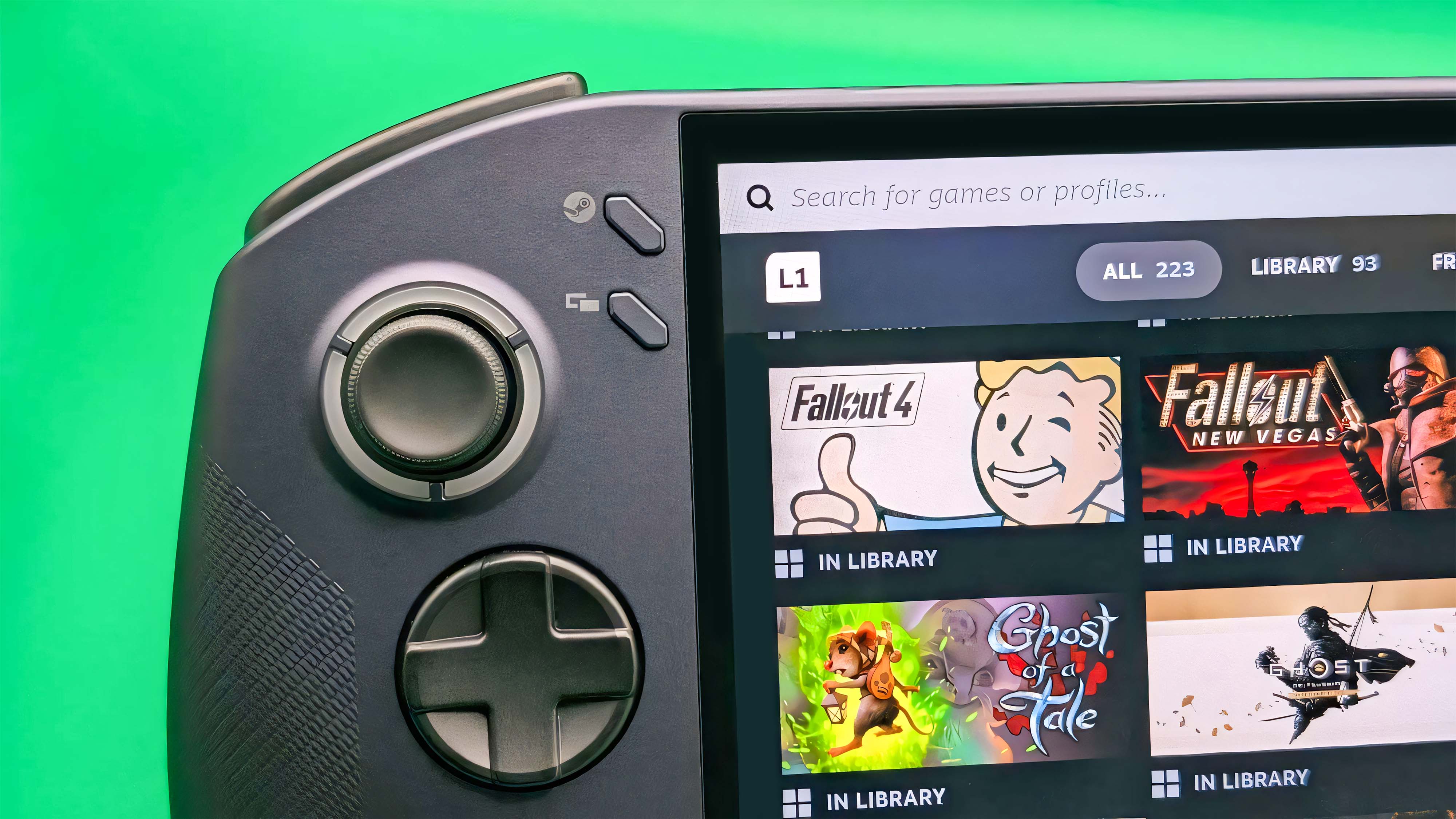 Крупный план кнопки Steam, джойстика и D-Pad на Lenovo Legion Go S (SteamOS).