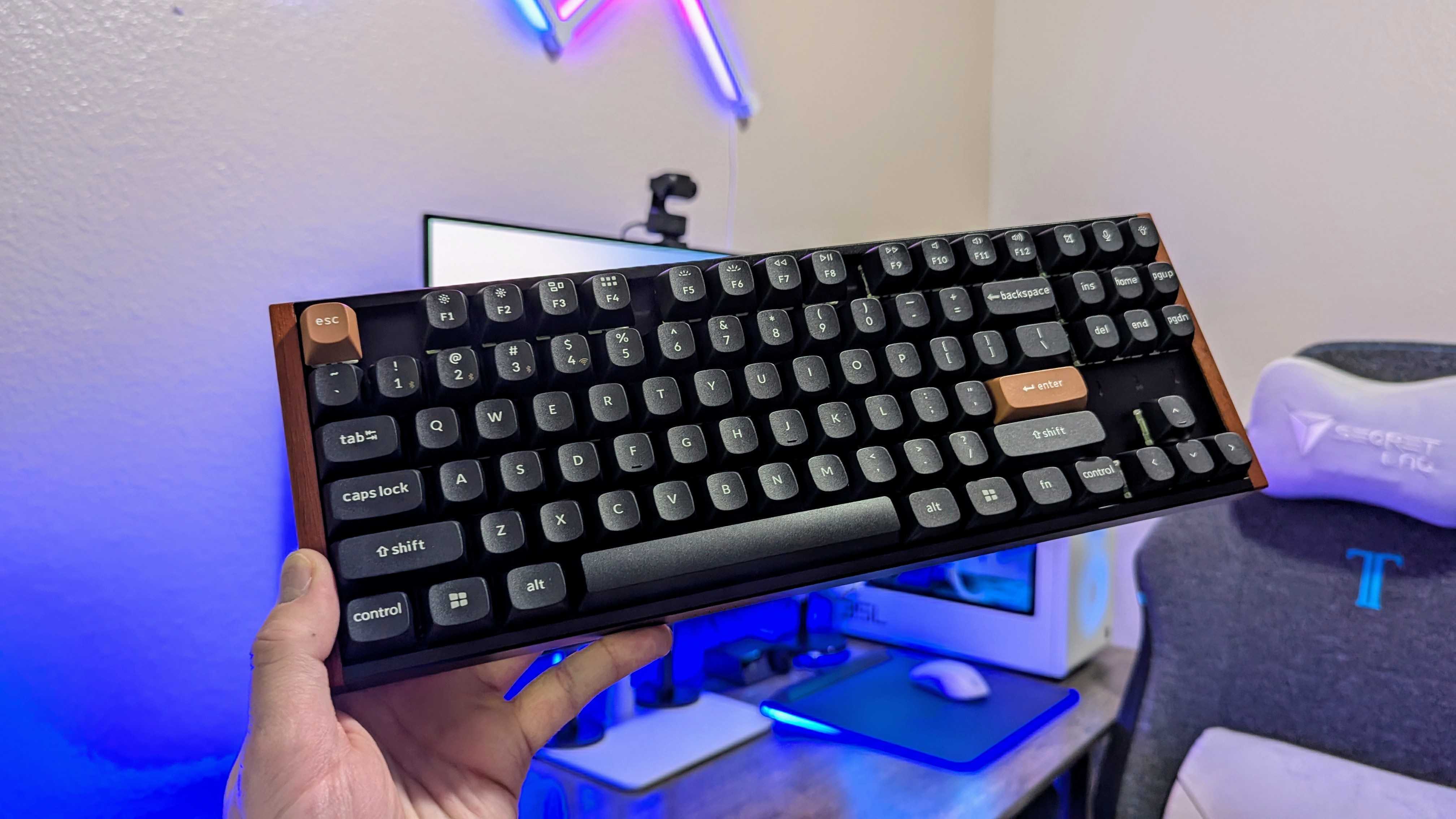Изображение беспроводной клавиатуры Keychron K8 HE.