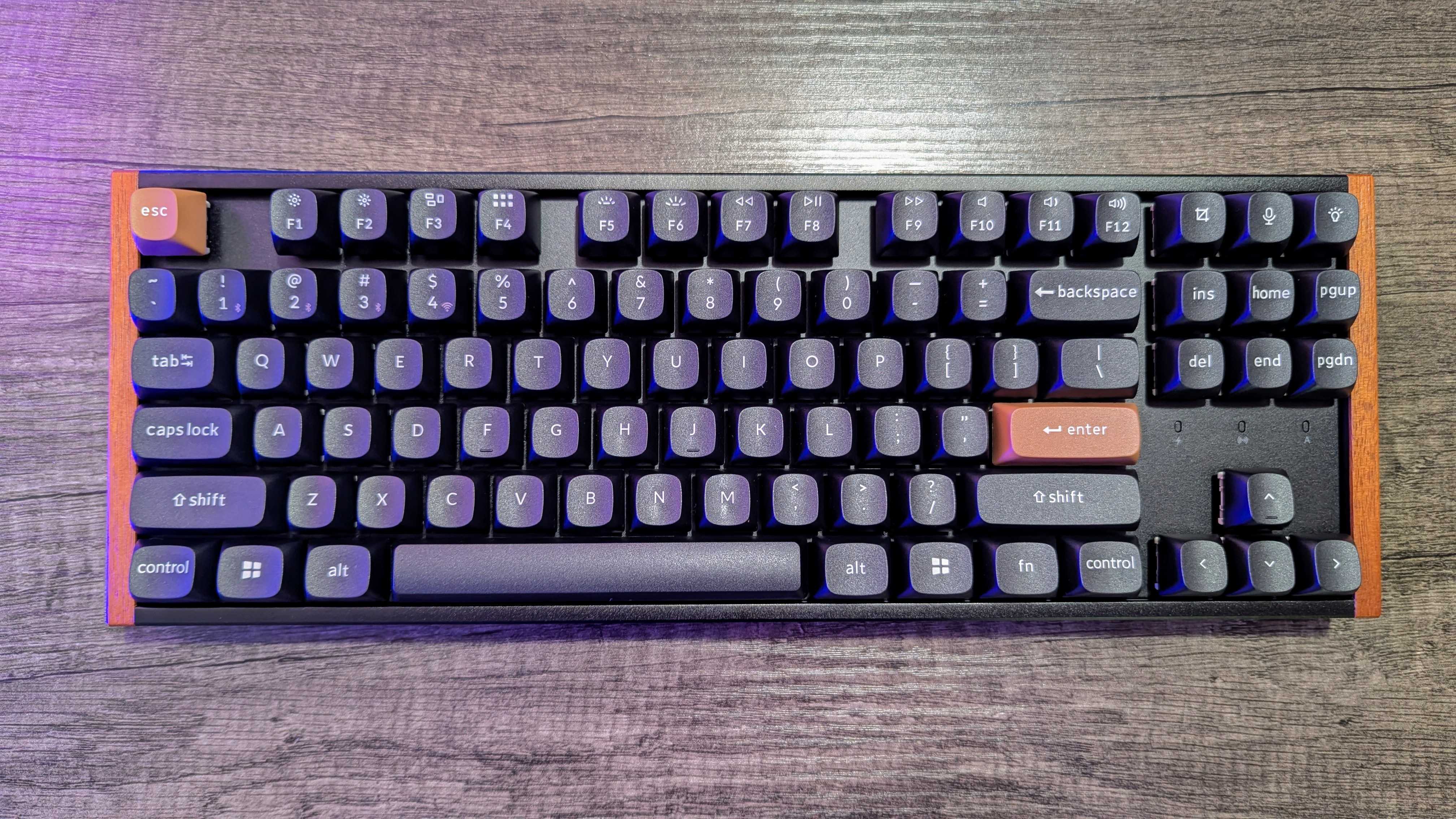 Изображение беспроводной клавиатуры Keychron K8 HE.