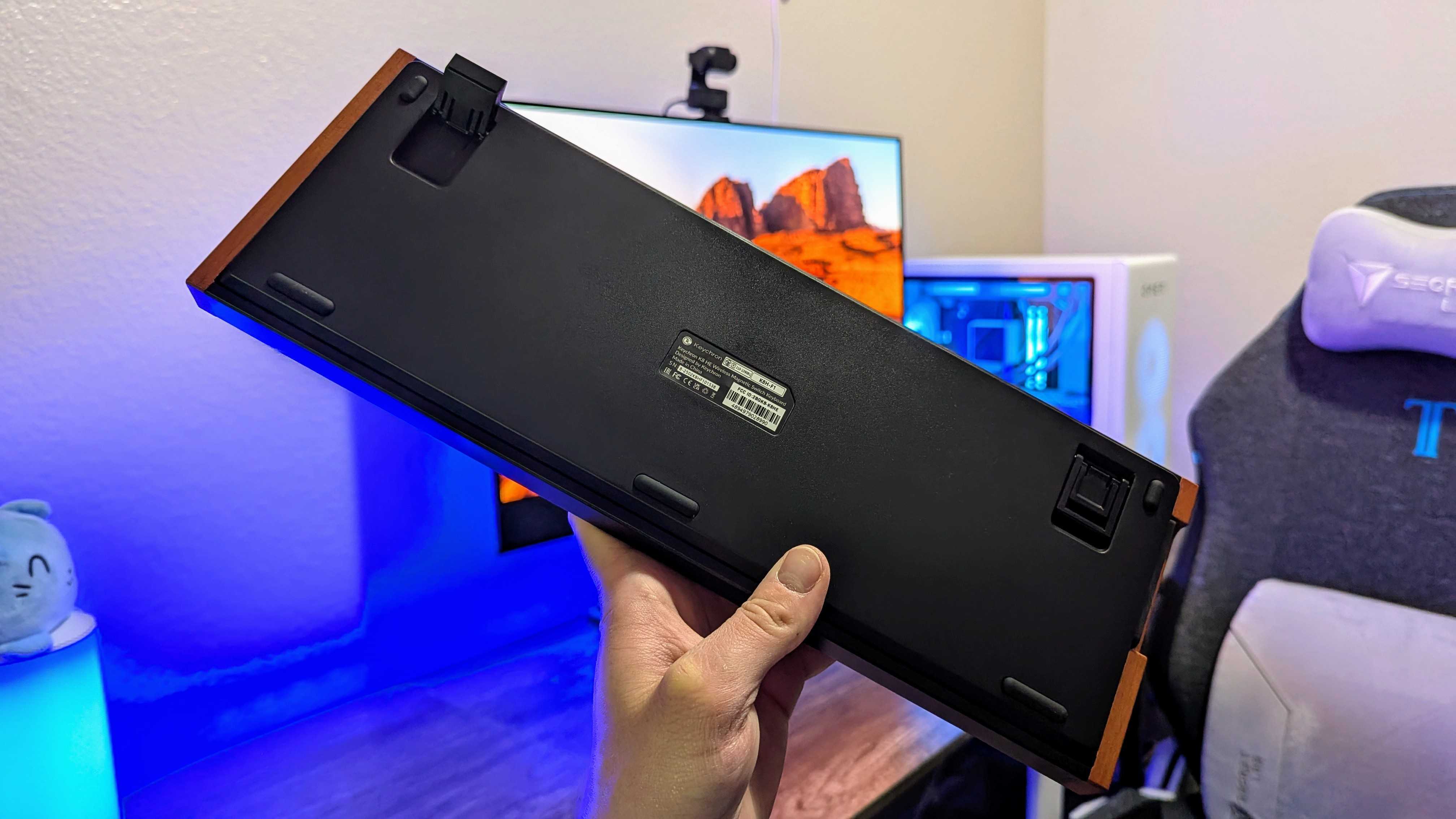 Изображение беспроводной клавиатуры Keychron K8 HE.