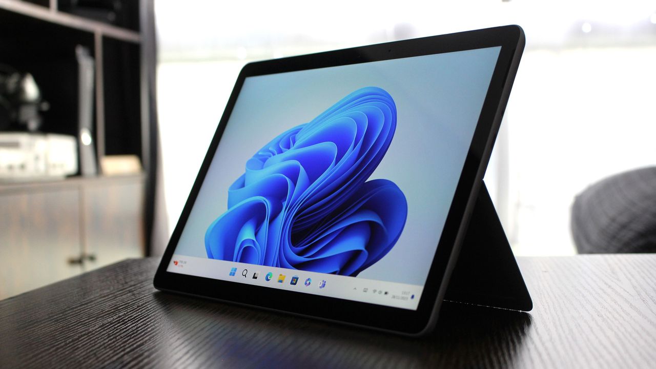 Половина компьютеров с Windows еще не перешли на Windows 11: время истекает