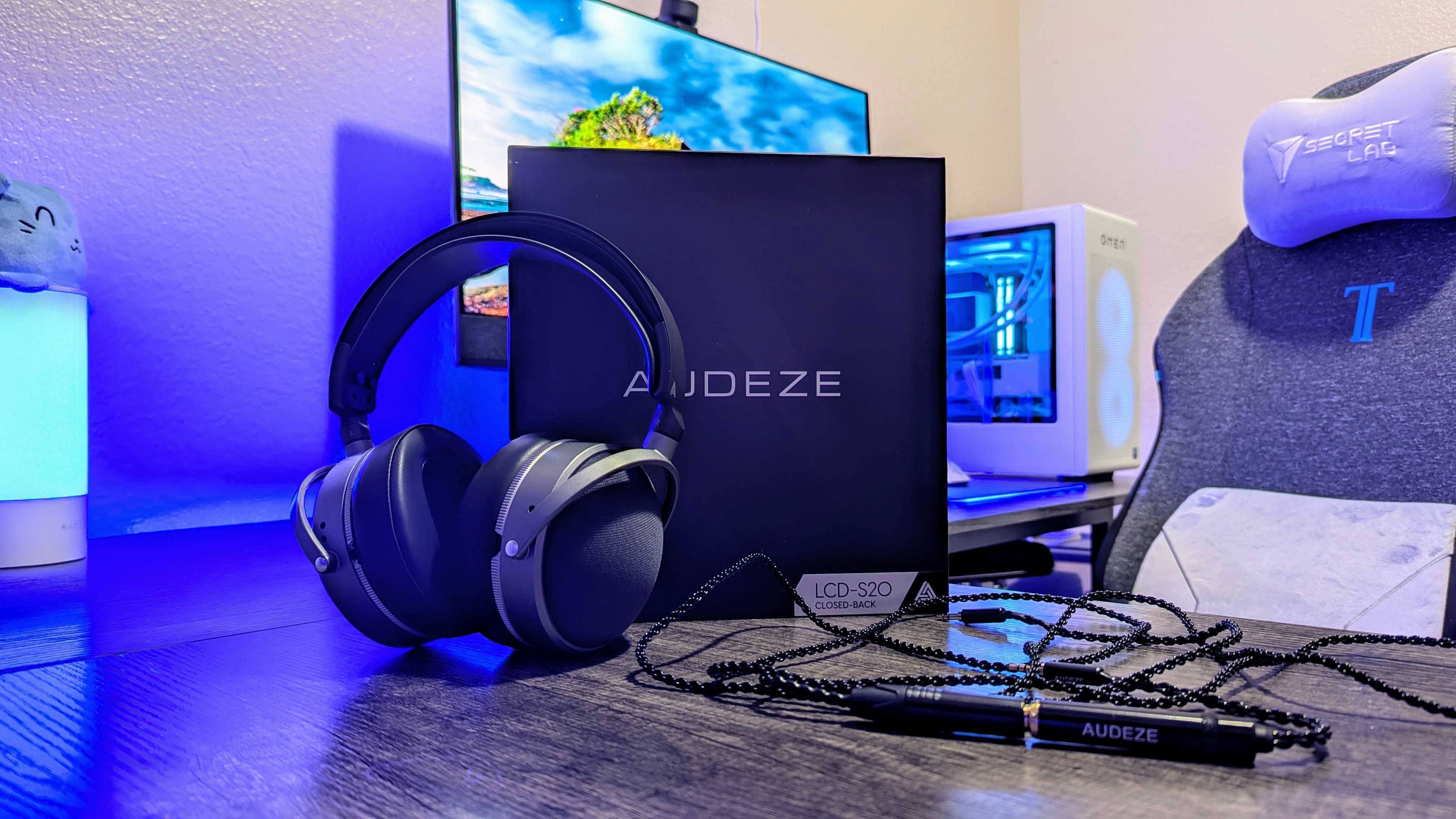 Изображение проводных наушников Audeze LCD-S20.