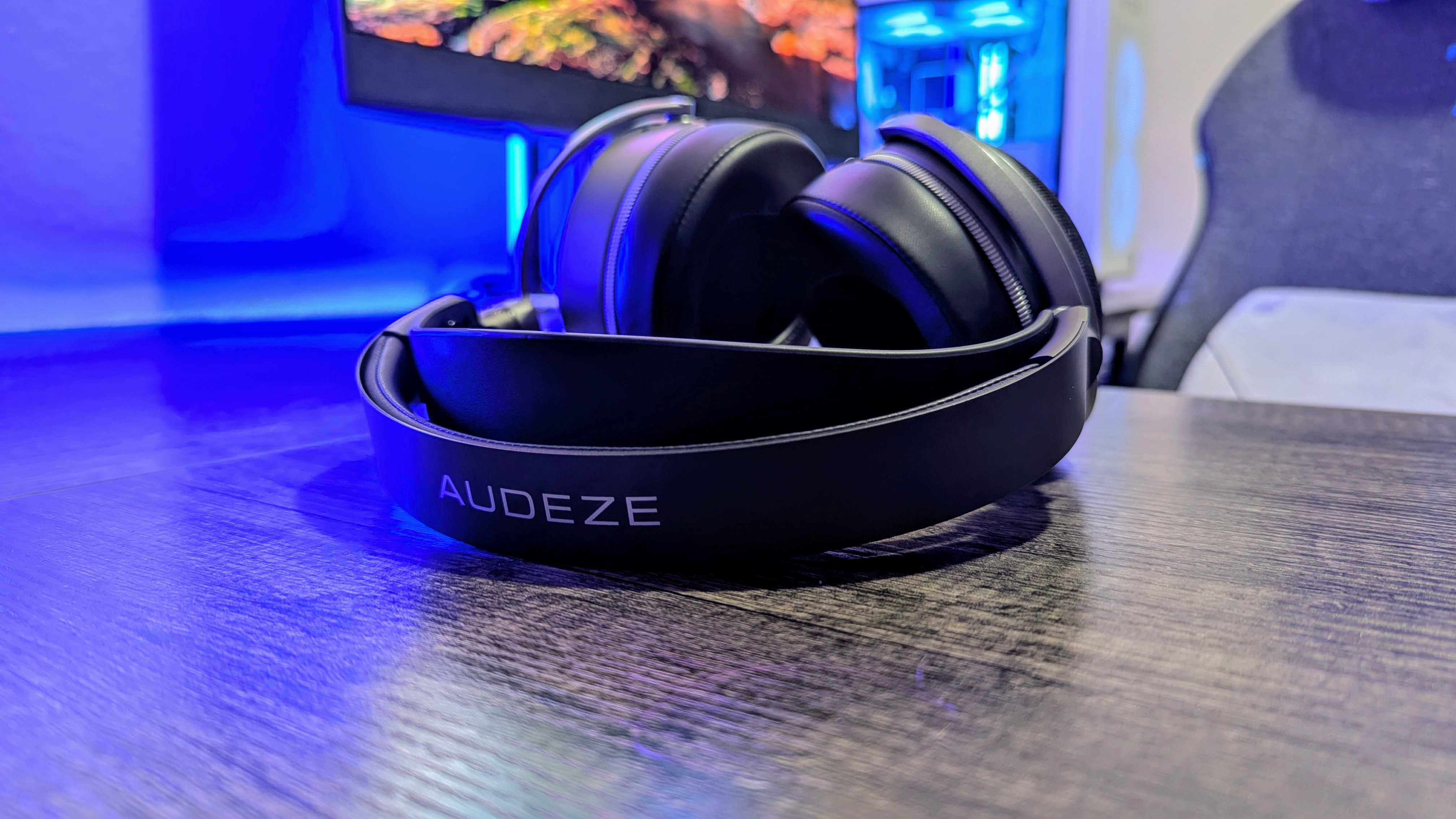 Изображение проводных наушников Audeze LCD-S20.