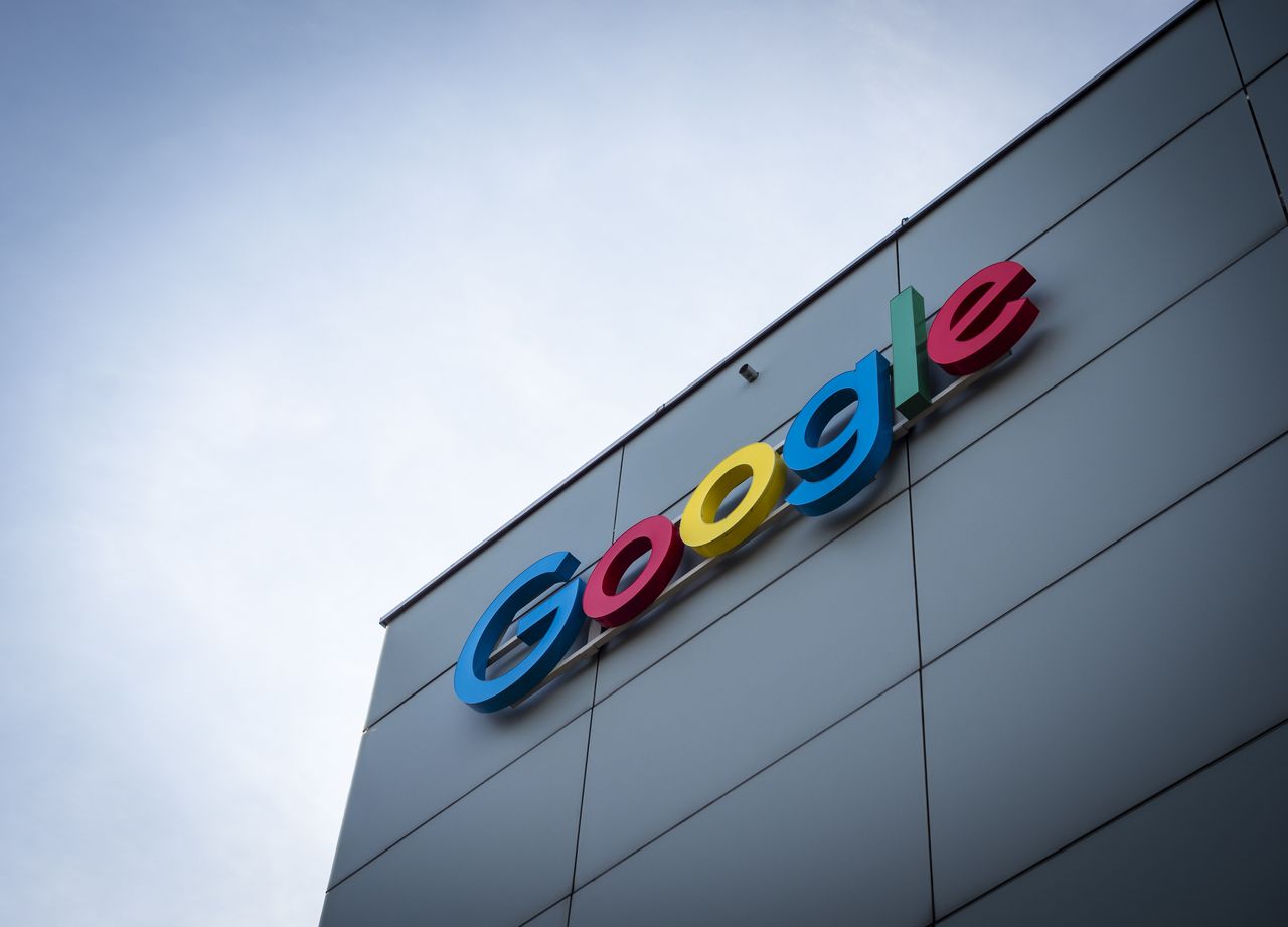 Искусственный интеллект в поиске Google: удобство или "потеря клеток мозга"?