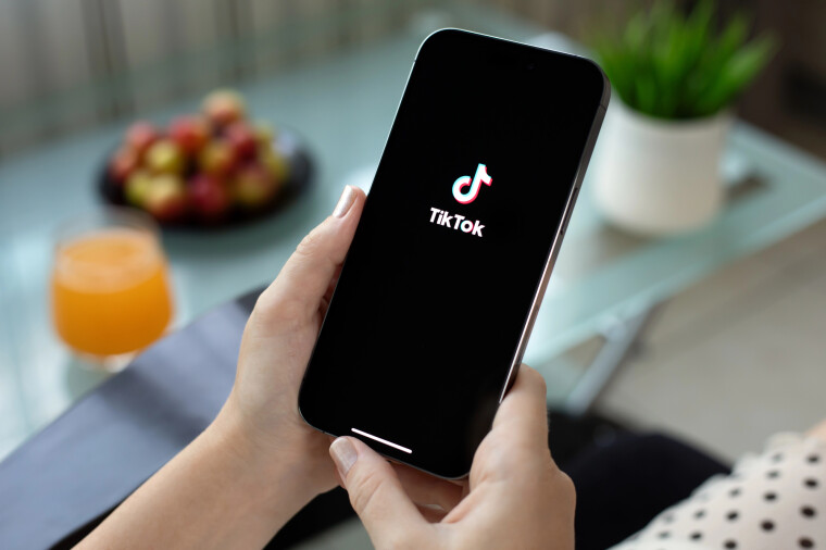 TikTok внедряет "Сноски" для проверки фактов сообществом