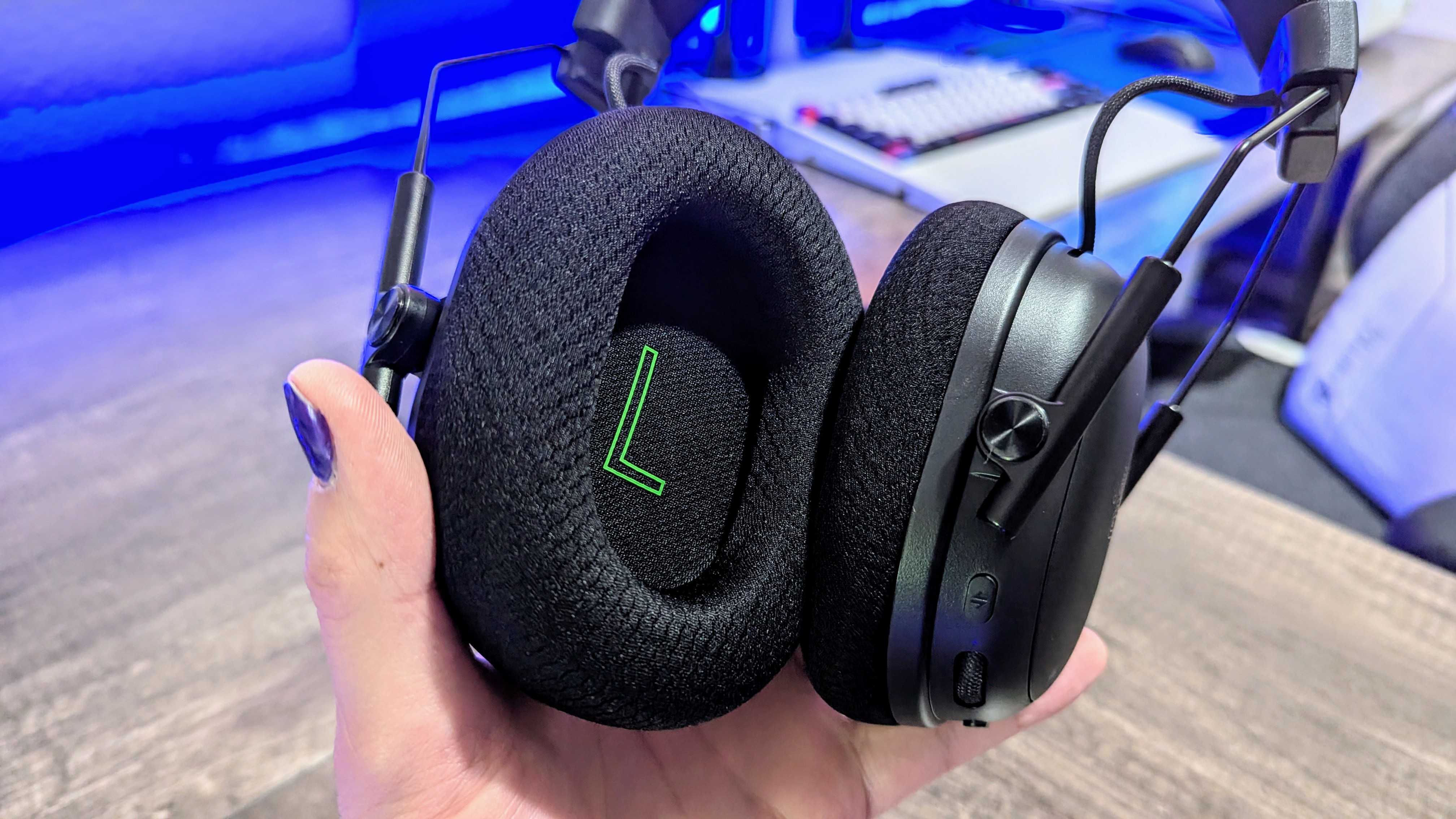 Изображение беспроводной игровой гарнитуры Razer BlackShark V3 Pro.