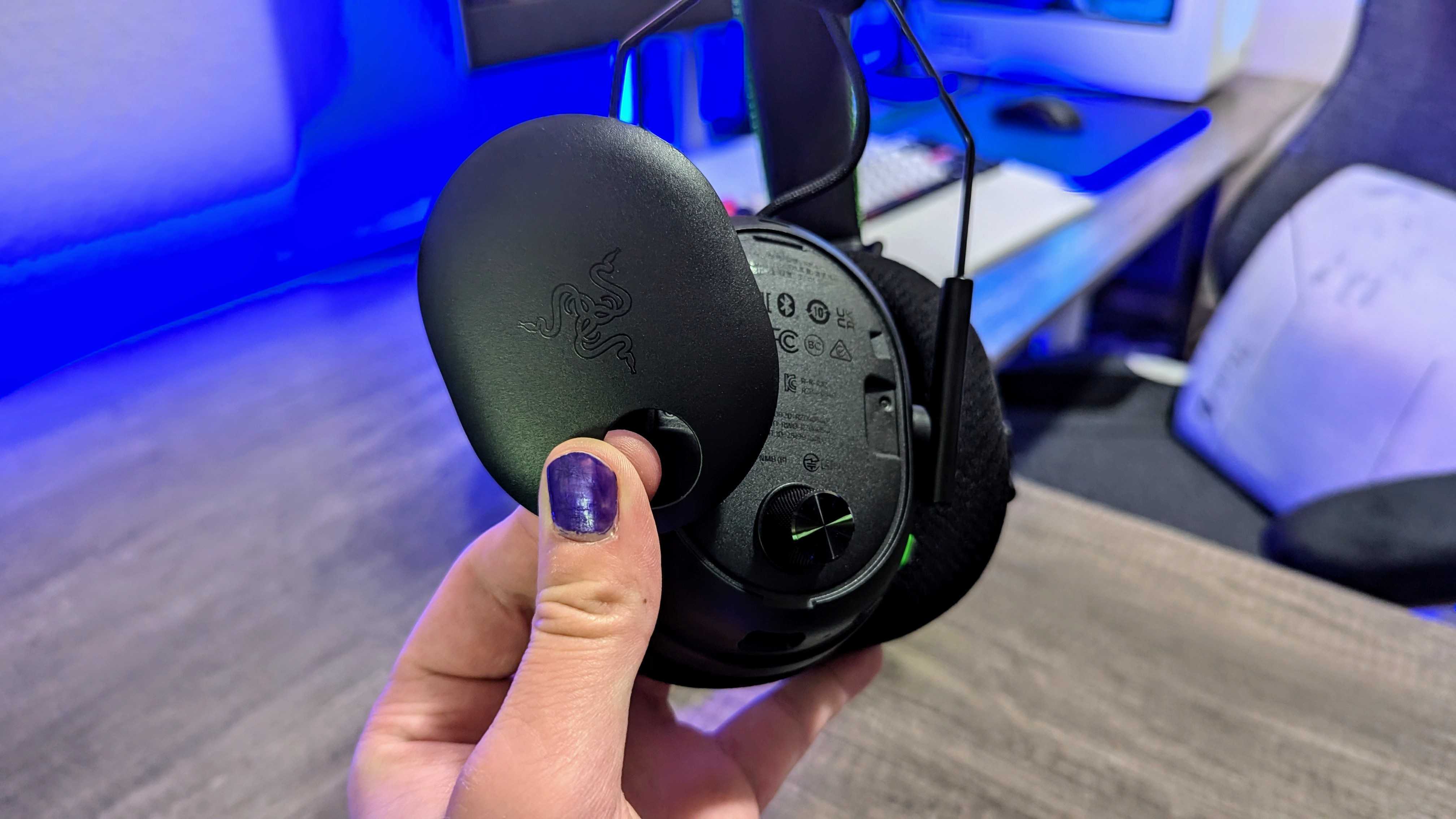 Изображение беспроводной игровой гарнитуры Razer BlackShark V3 Pro.
