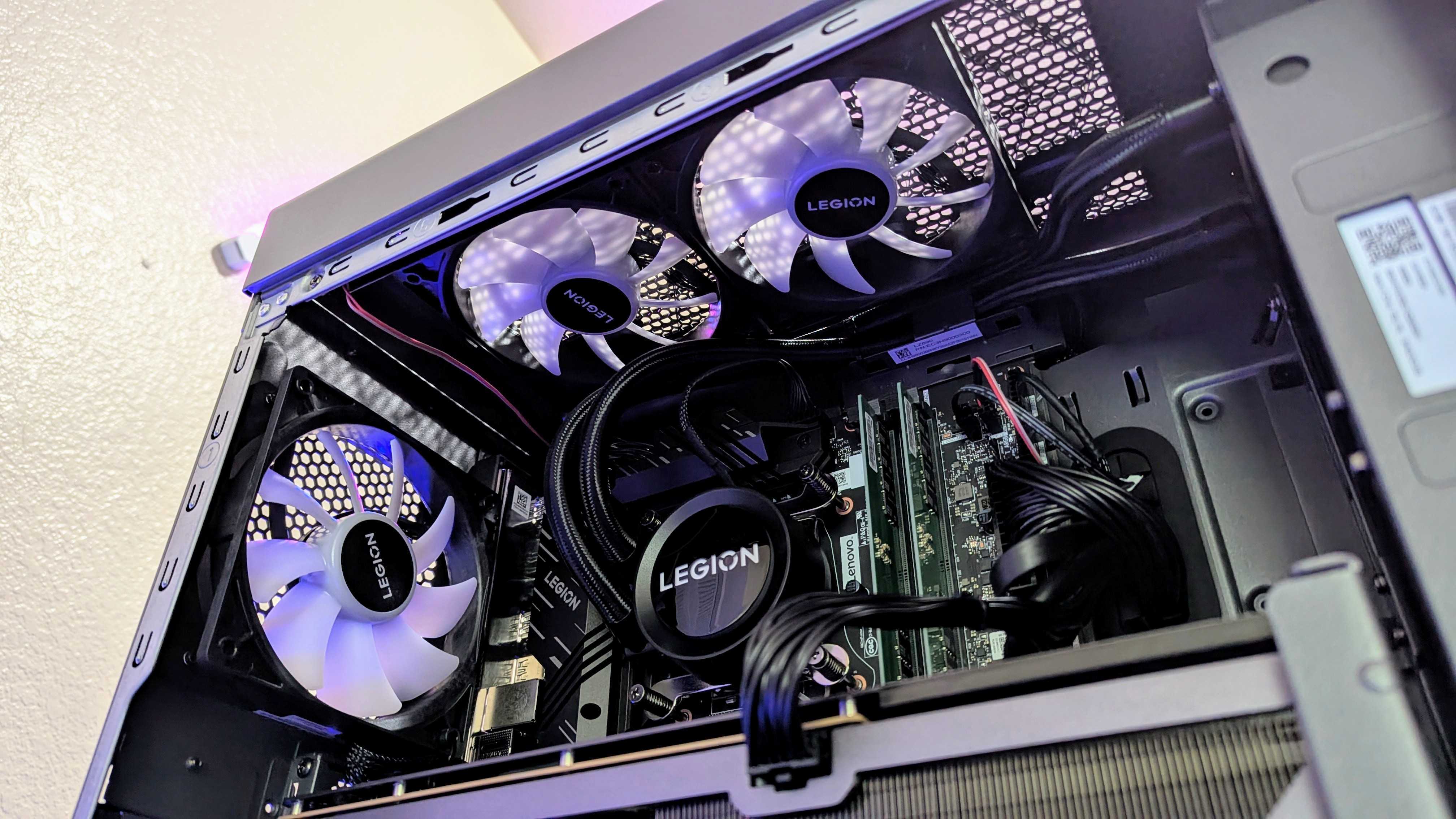 Lenovo Legion Tower 7i (Gen 10)