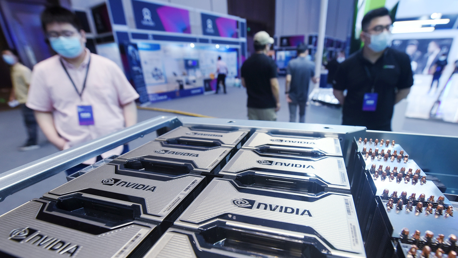 Сервер ИИ на базе чипов NVIDIA A100 на Глобальной конференции по технологиям искусственного интеллекта (GAITC2021) в Ханчжоу, Китай