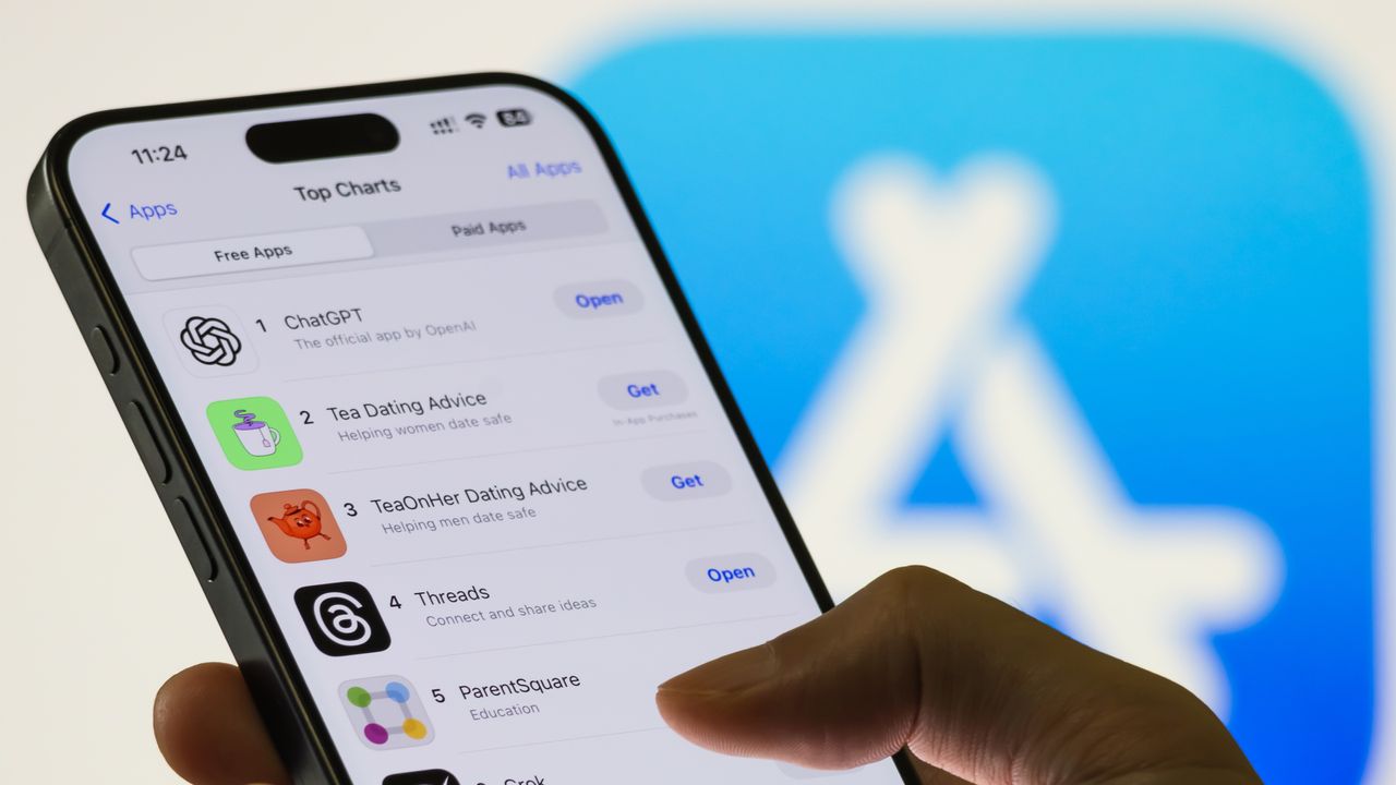 Игра престолов в мире ИИ: Маск обвиняет Apple в сговоре с OpenAI