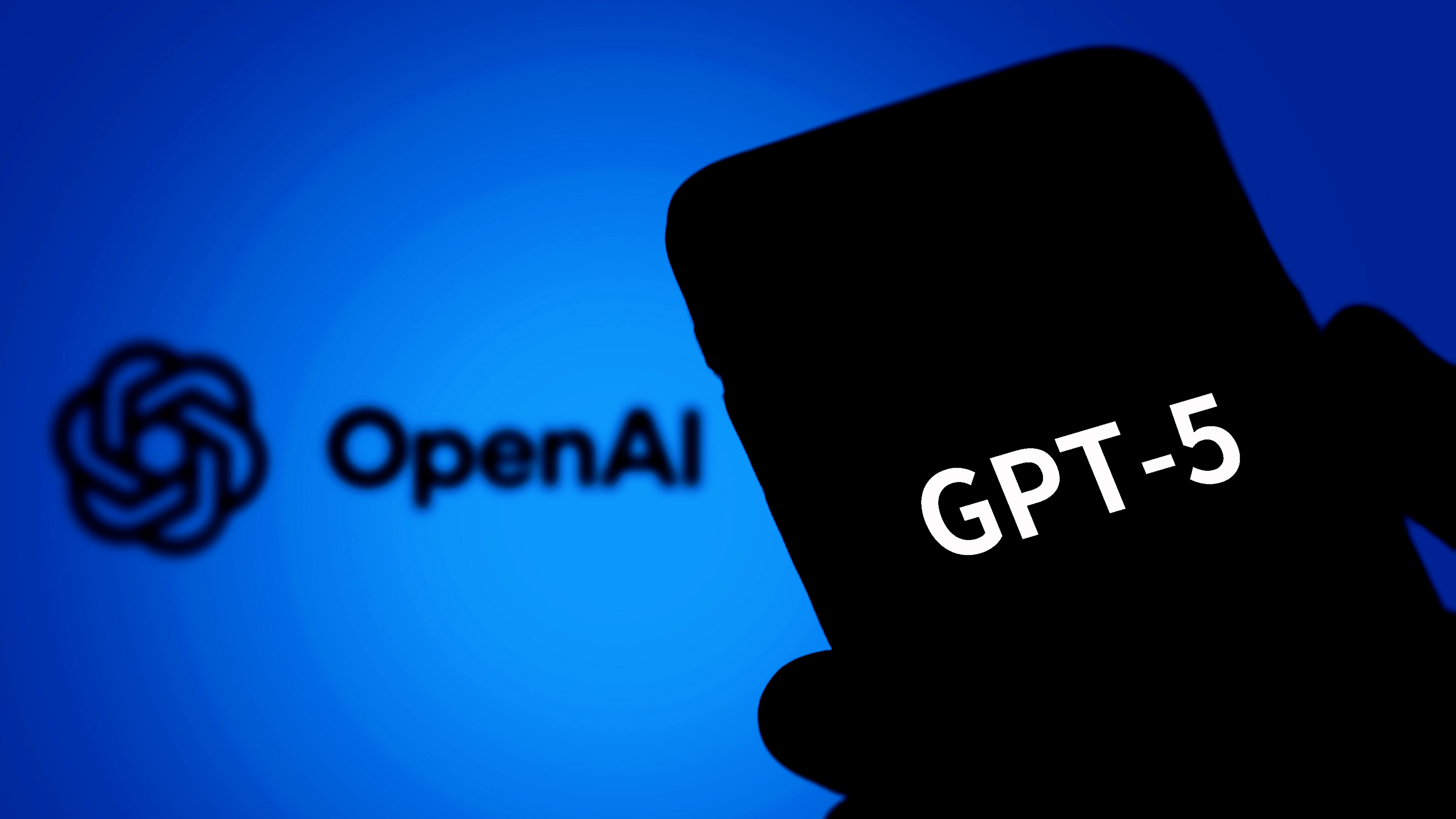 Логотип GPT-5 на экране смартфона