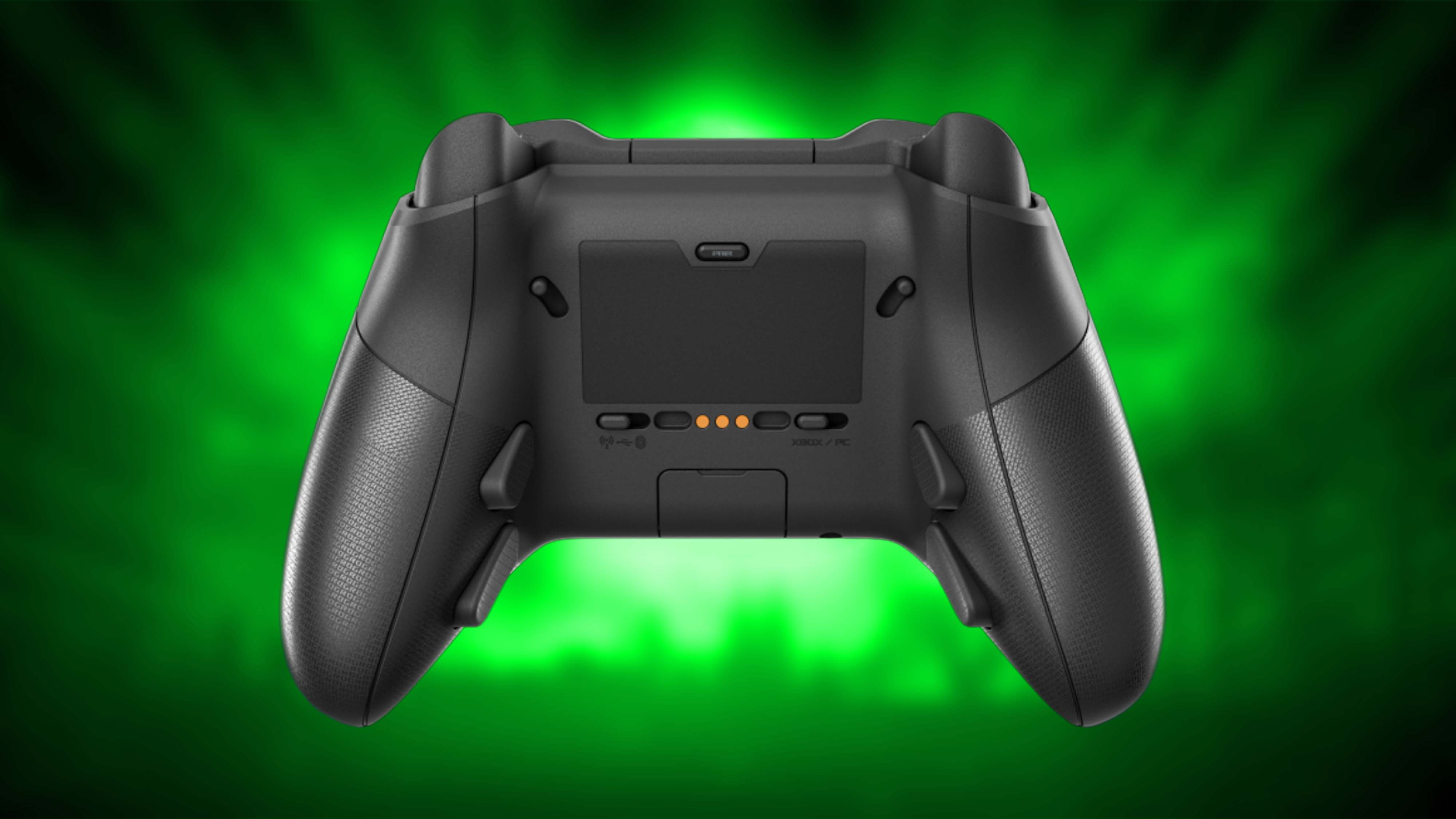 Задняя часть ROG Raikiri II Xbox Wireless на зеленом фоне.