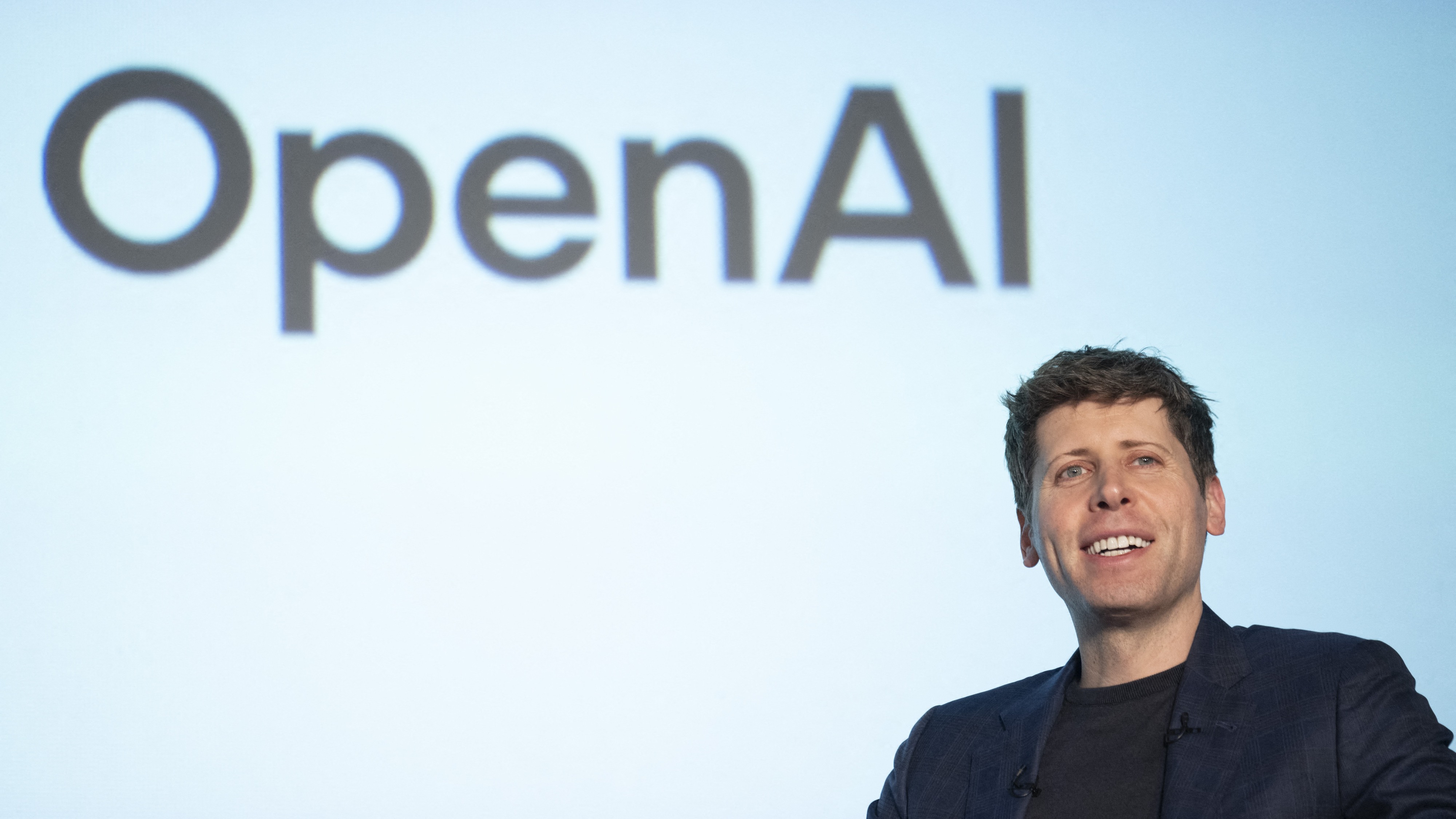 Сэм Альтман, генеральный директор OpenAI, на встрече с председателем и генеральным директором SoftBank Group Масаёси Соном в Токио, 3 февраля 2025 г.