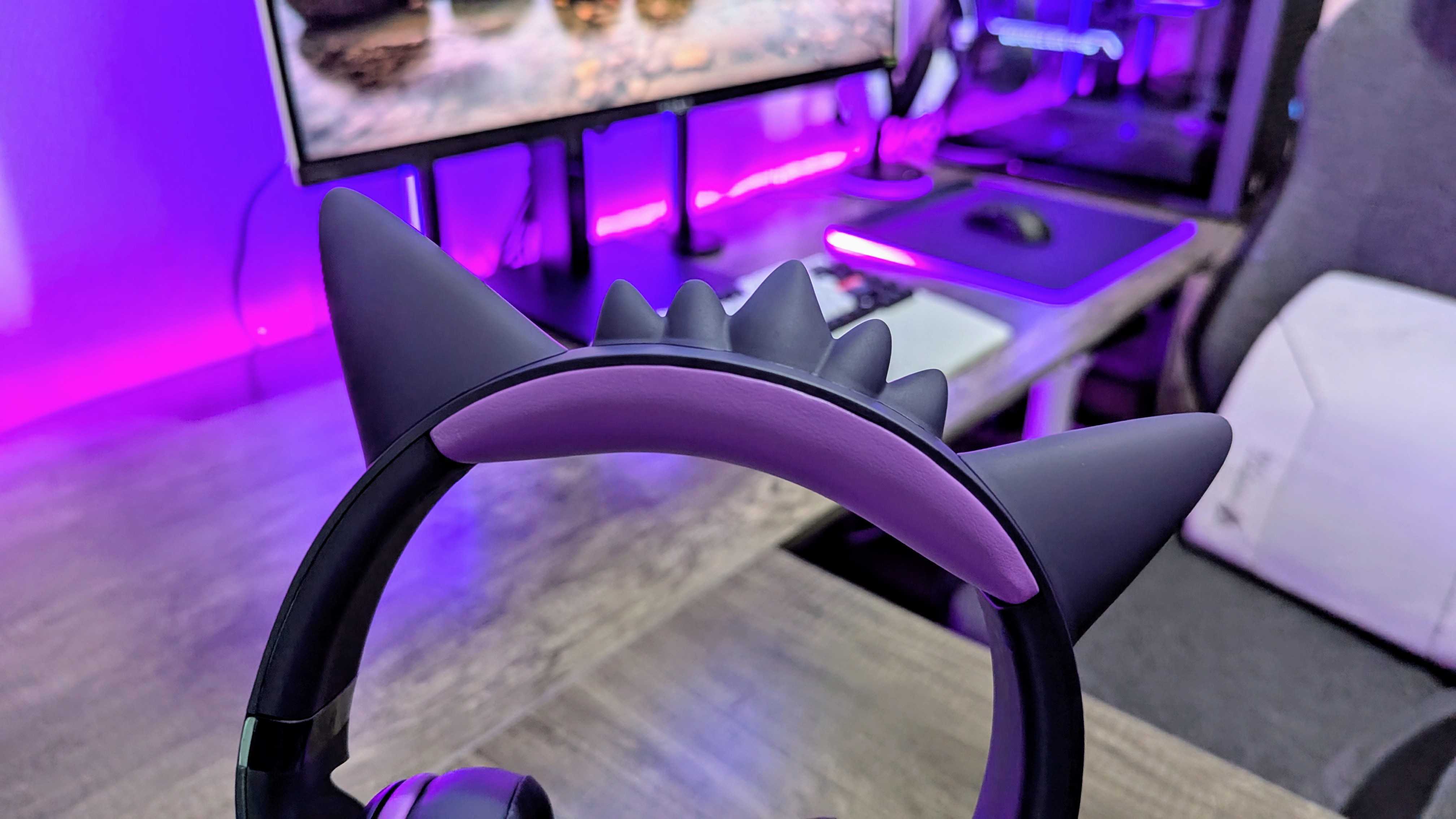 Изображение проводной игровой гарнитуры Razer Kraken Kitty V2 Gengar Edition.