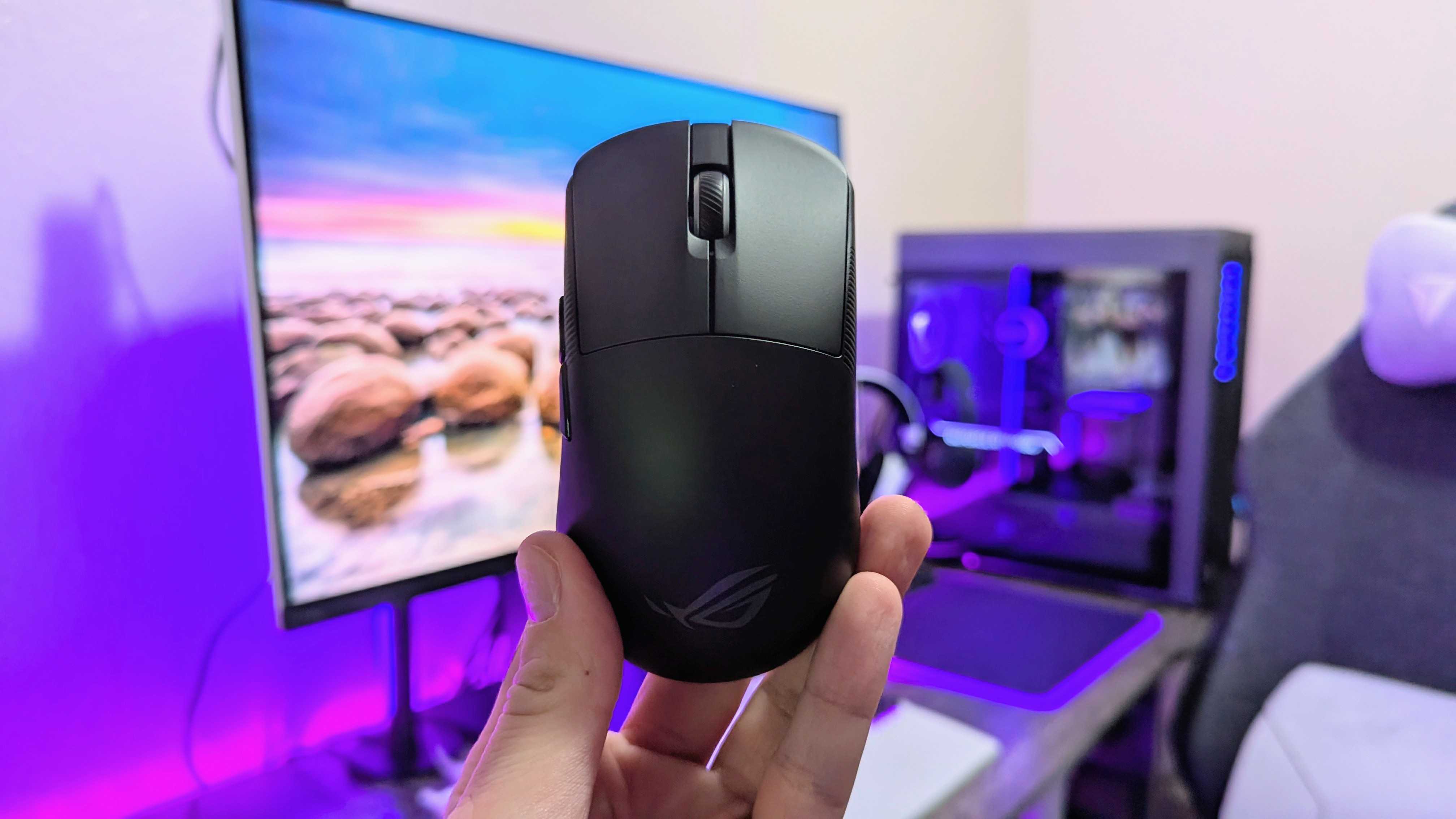 Изображение беспроводной игровой мыши ASUS ROG Harpe Ace Mini.