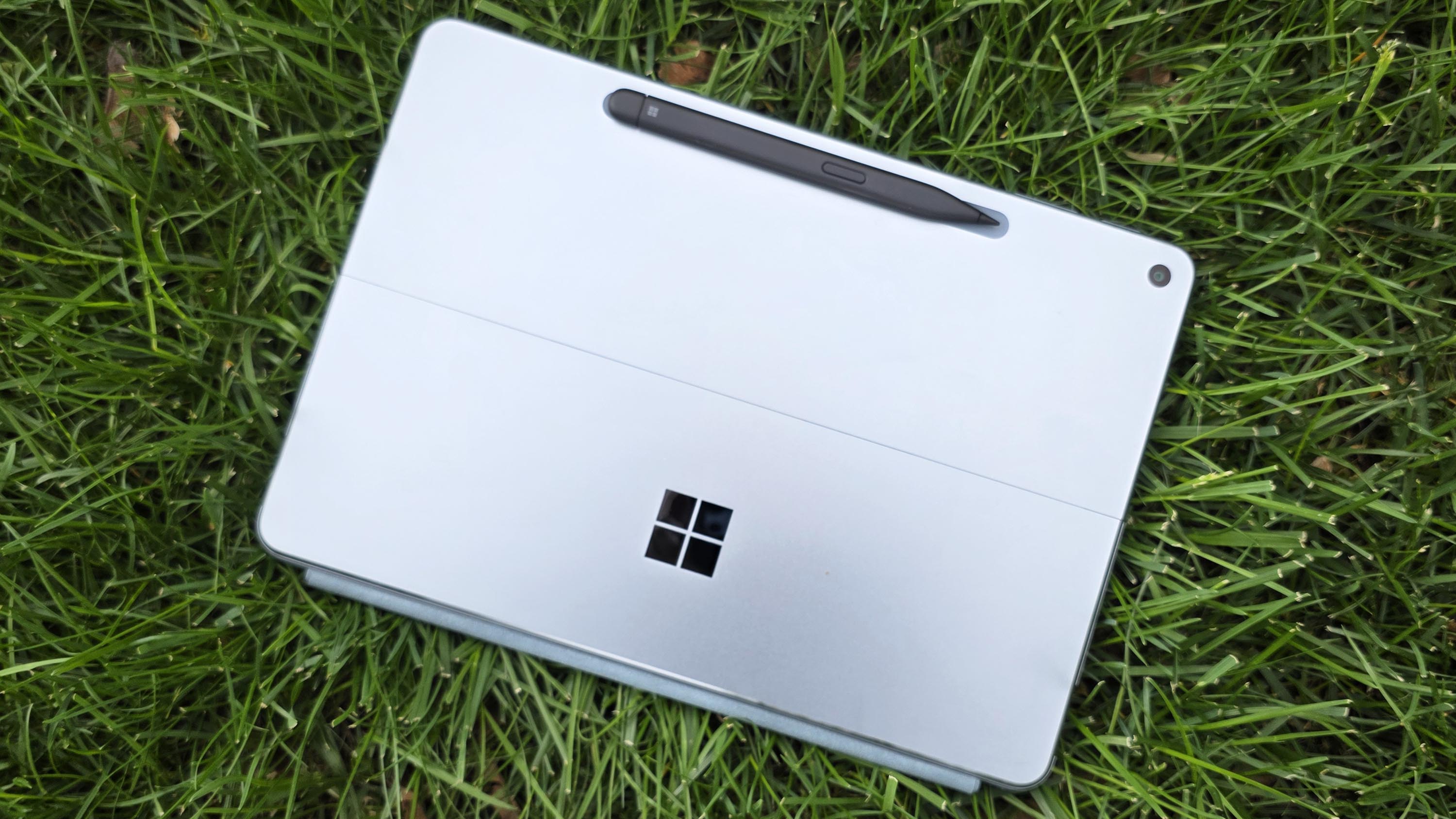 Первые изображения 12-дюймового планшета Microsoft Surface Pro.