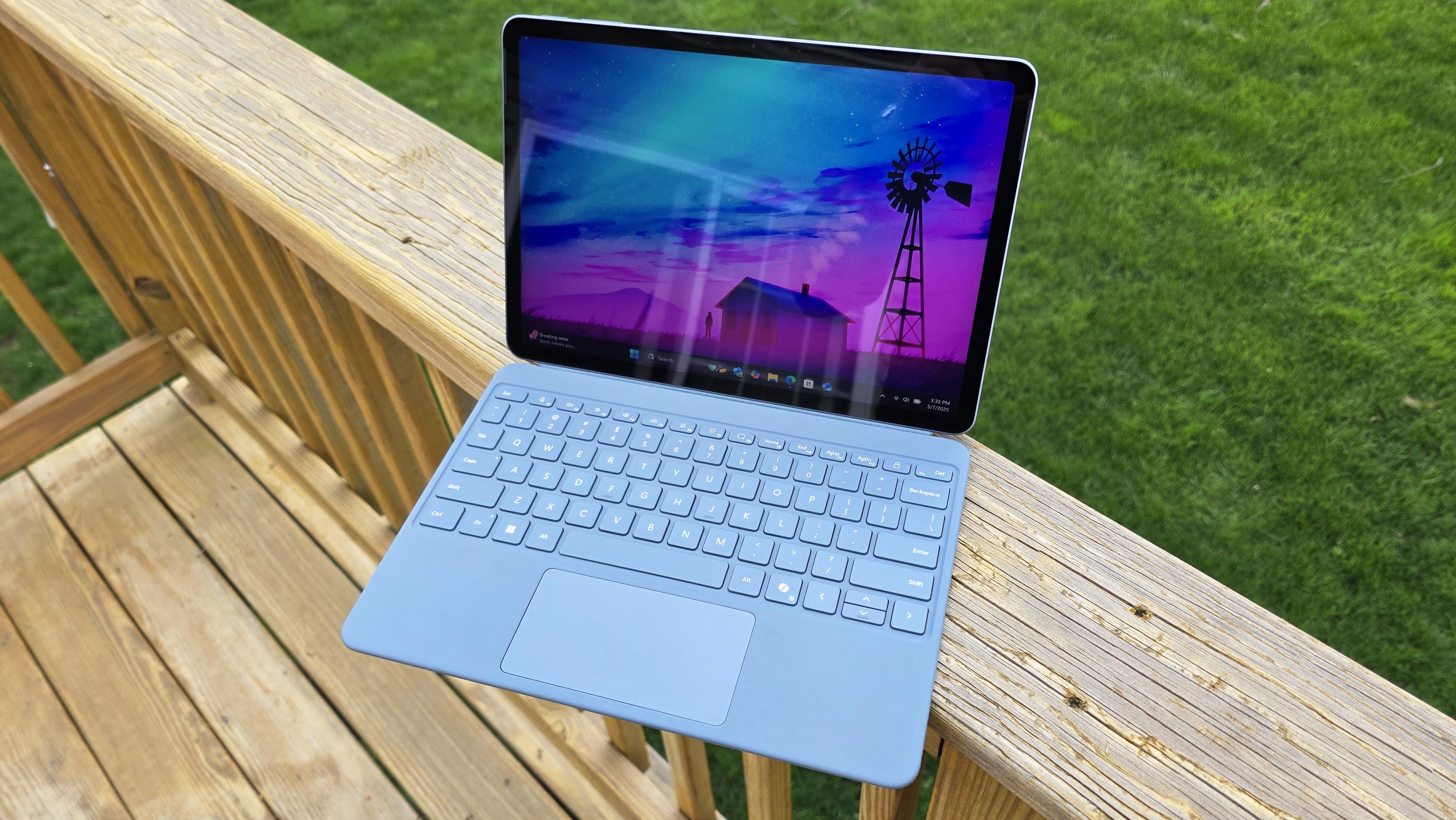 Первые изображения 12-дюймового планшета Microsoft Surface Pro.