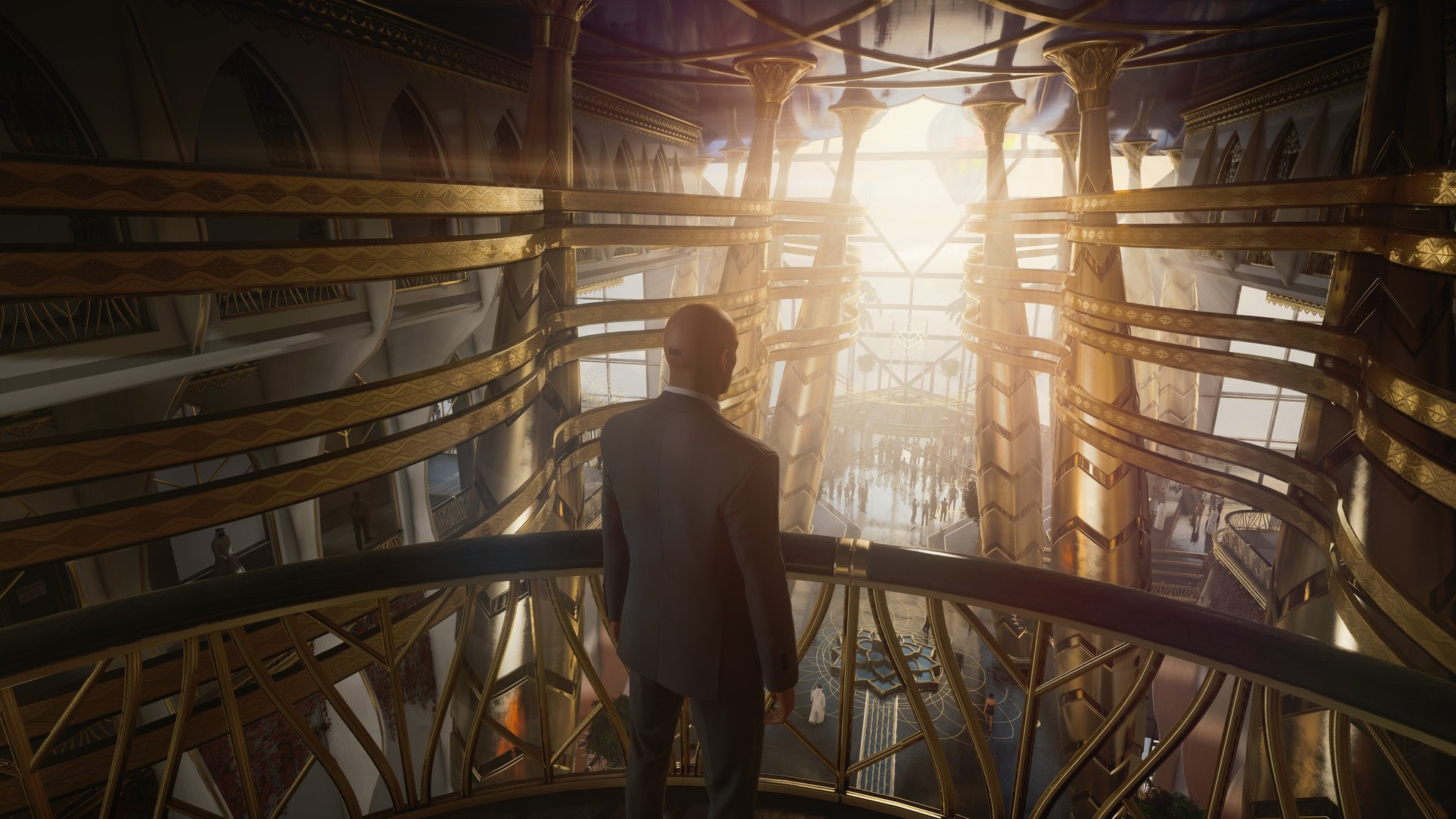 Скриншот Hitman 3 с видом на балкон