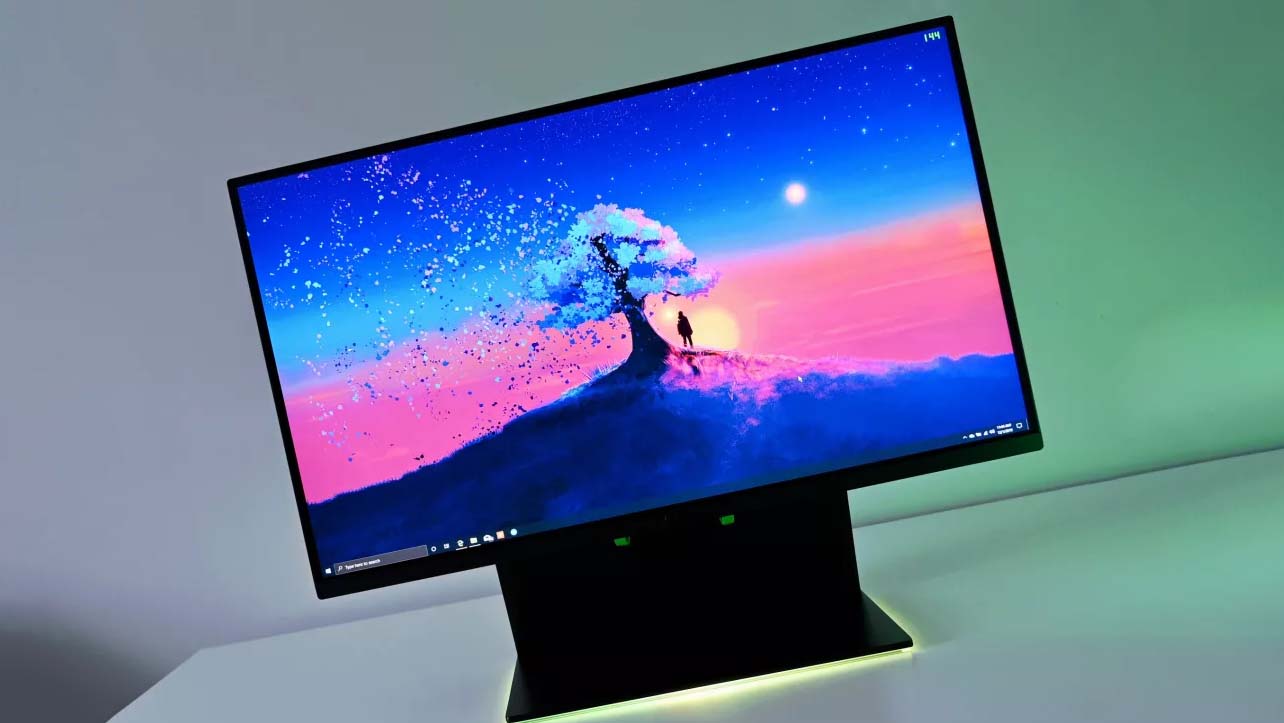 Монитор Razer Raptor 27 на столе.