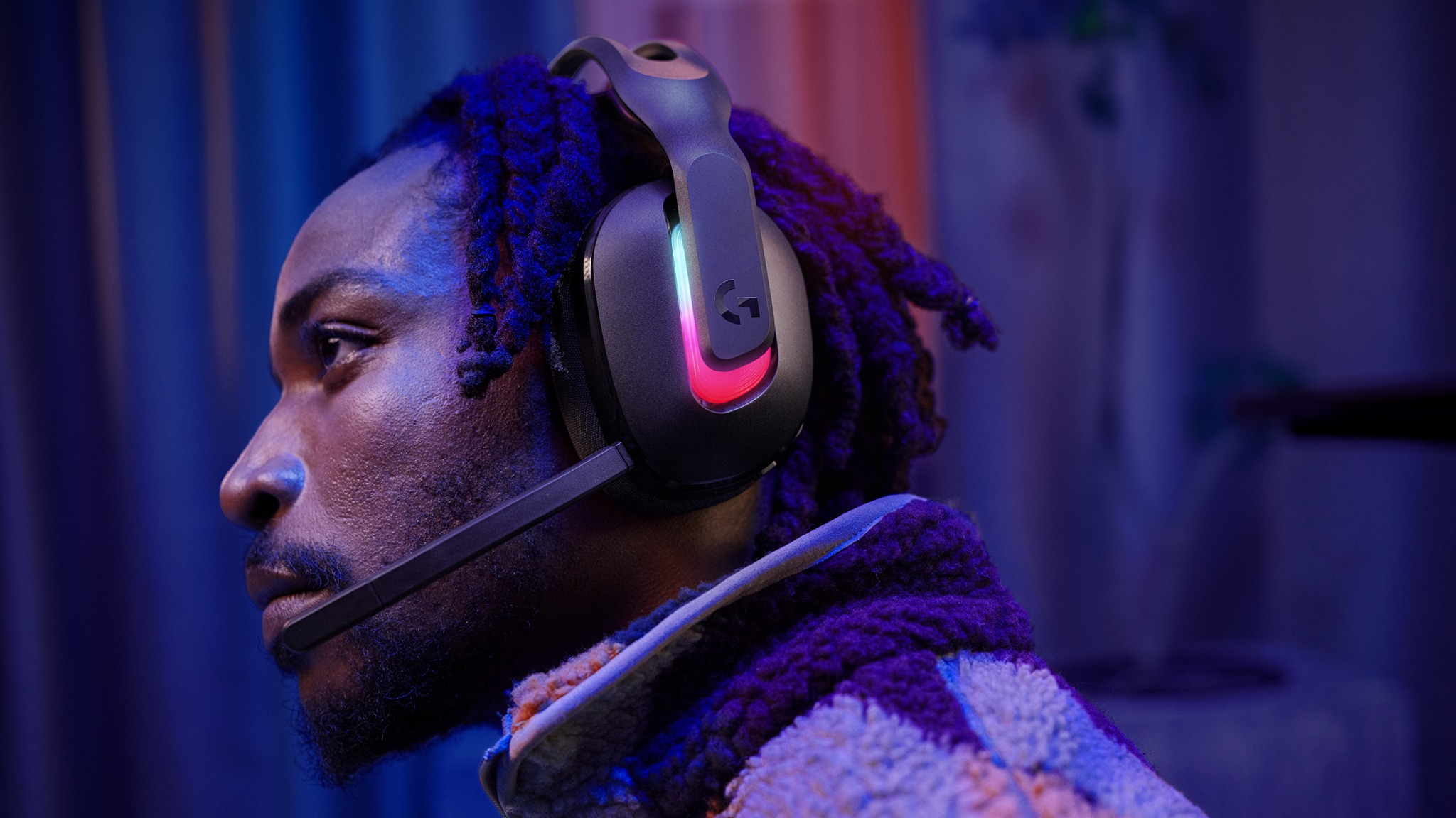 Рекламный скриншот Logitech G Astro A20 X в действии.