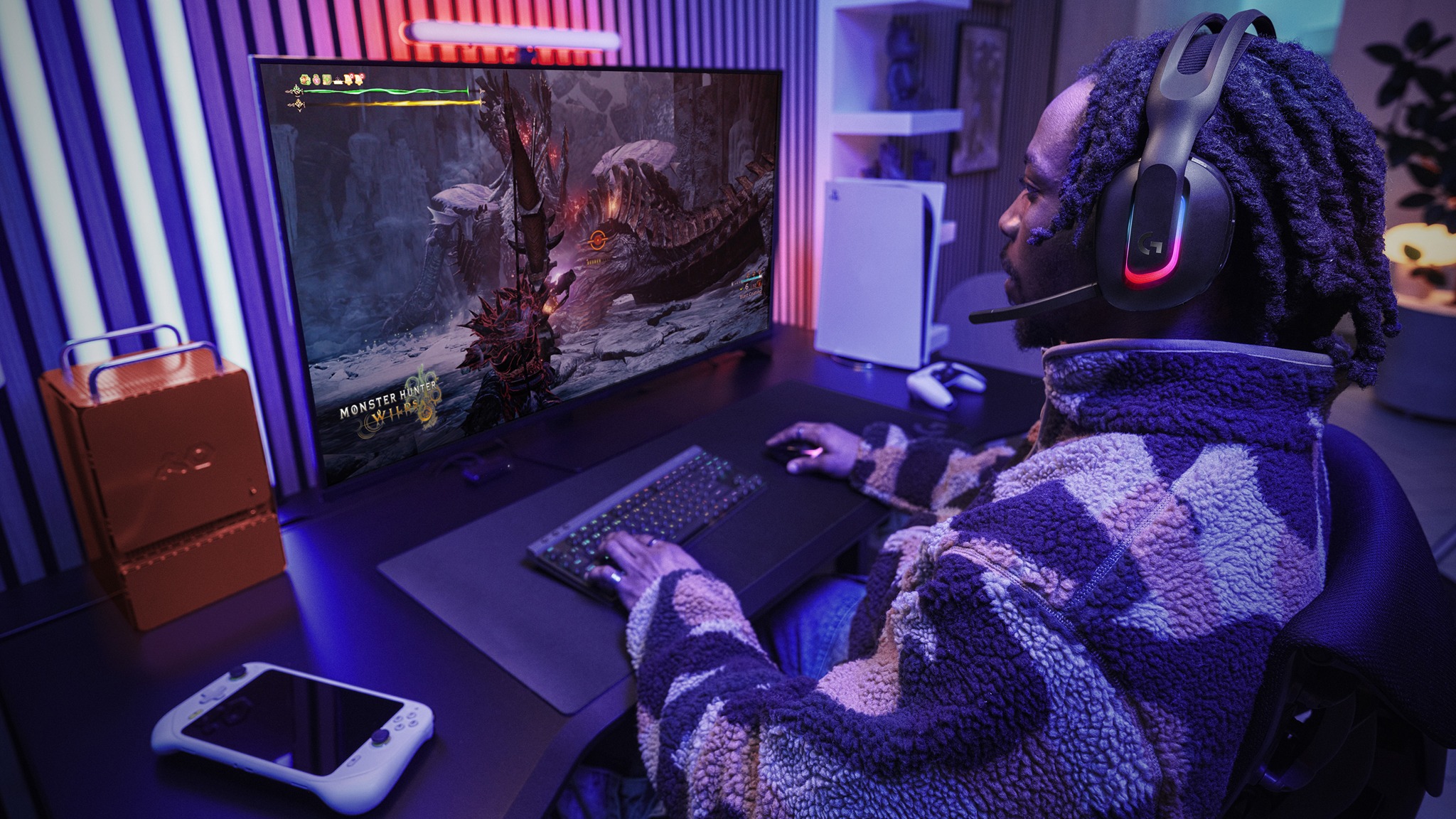 Рекламный скриншот игрока, использующего Logitech G Astro A20 X во время игры в Monster Hunter Wilds