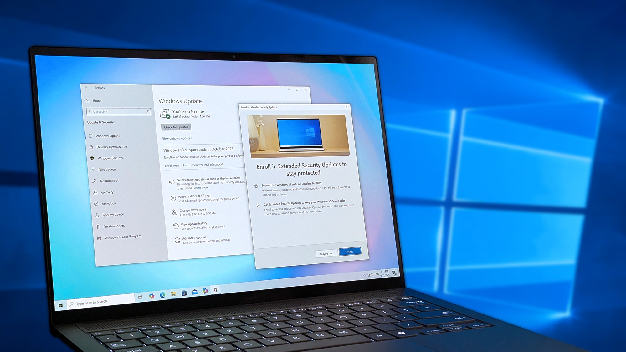 Ноутбук ASUS Zenbook с информацией о программе ESU для Windows 10