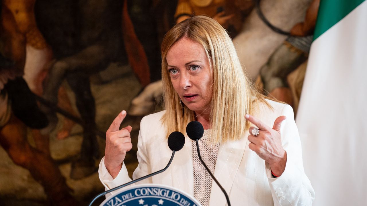 Изображение к статье: Как Италия пытается обуздать искусственный интеллект: тюрьма за дипфейки и новые правила для защиты детей - AI Технологии на MSReview.net