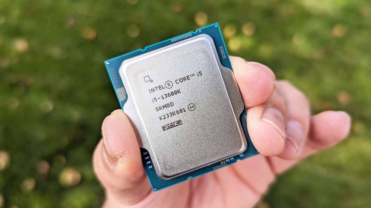 Поворот не туда: Intel повышает цены на процессоры 13-го поколения из-за слабого интереса к AI