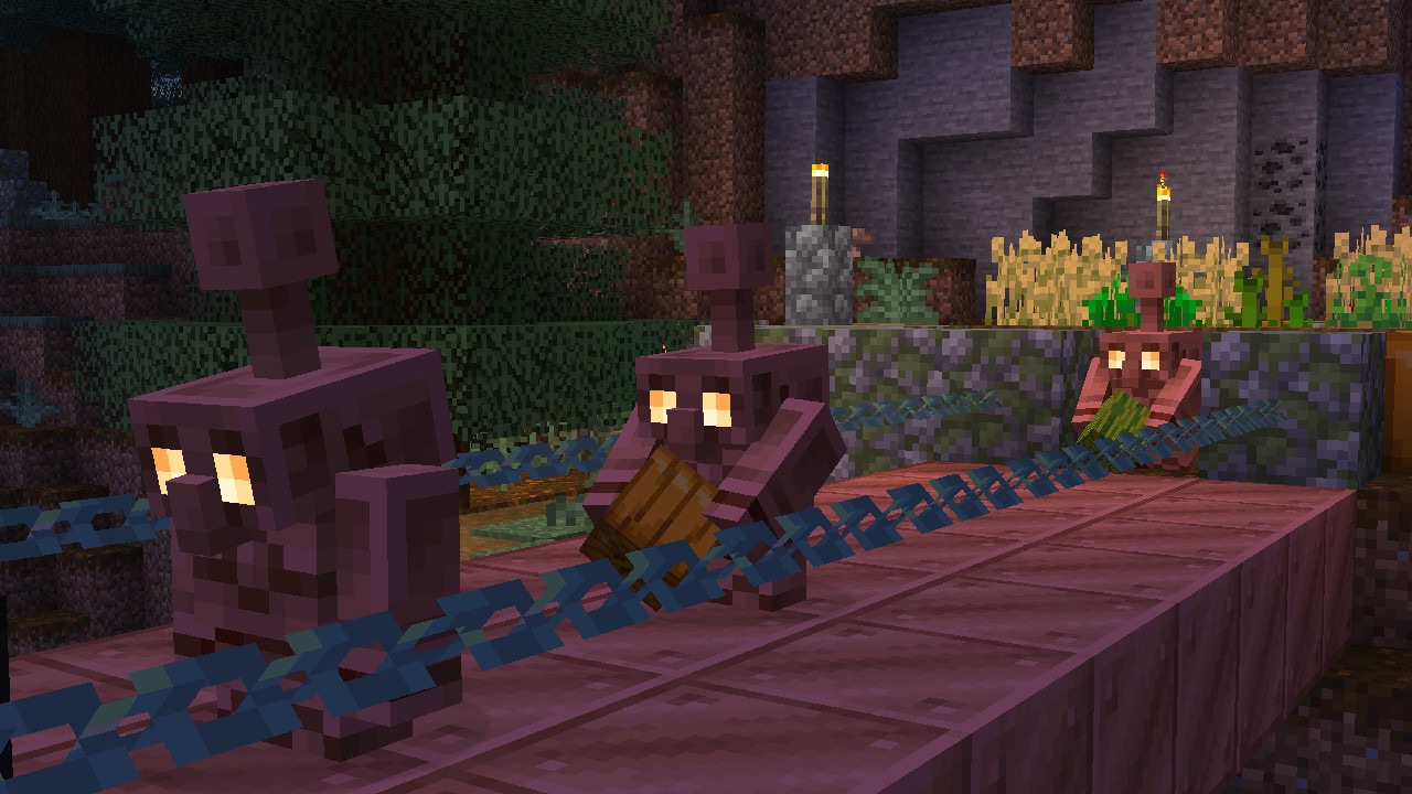 Minecraft Copper Age screenshots of golem and items.