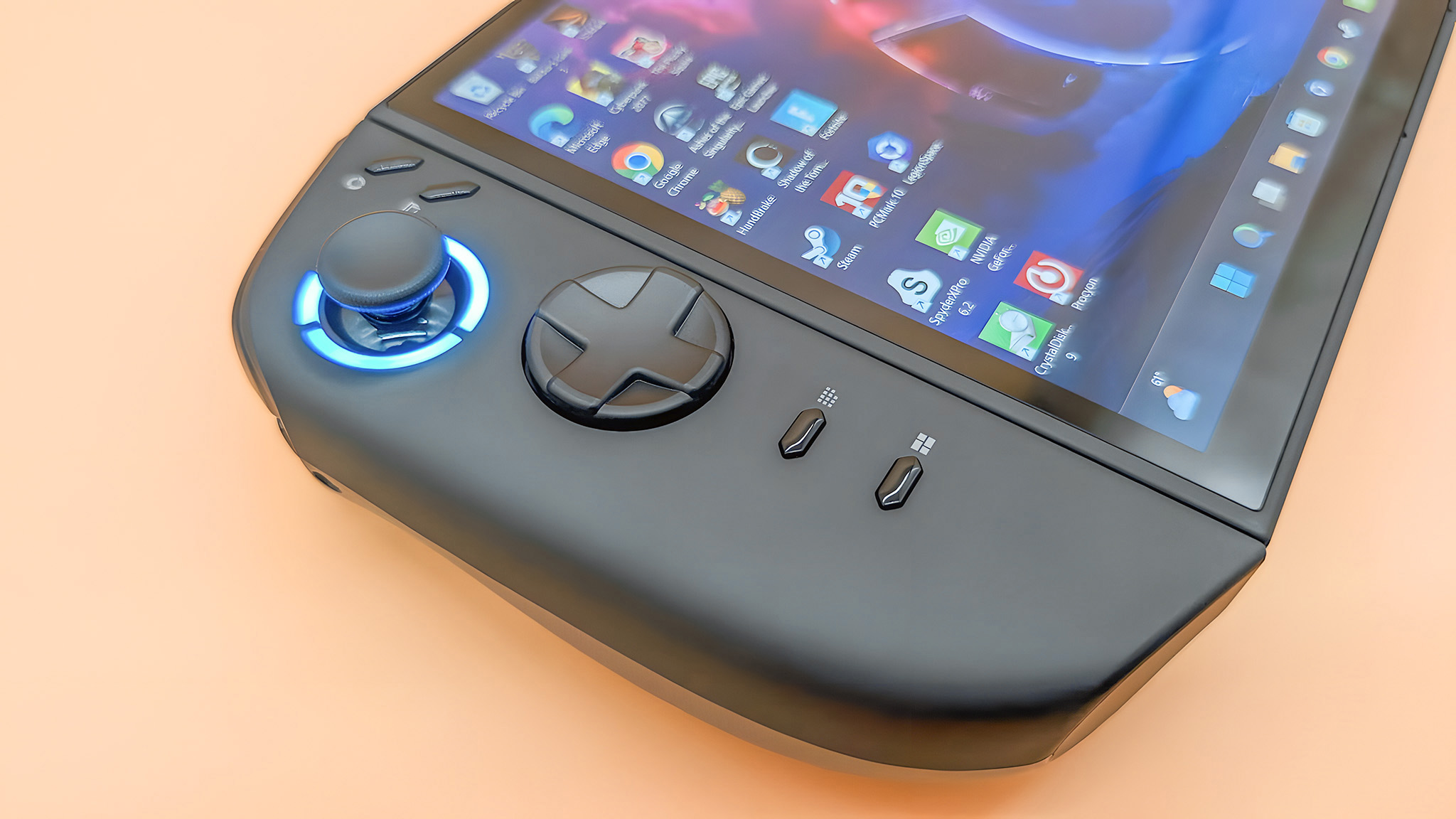 Крупный план левого контроллера при подключении к Lenovo Legion Go 2.