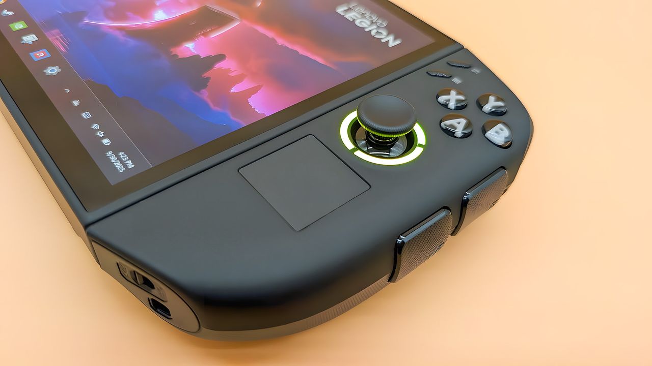 "Прокачай" свой гейминг: как разные подходы к модернизации ROG Ally X и Legion Go 2 повлияют на ваш выбор