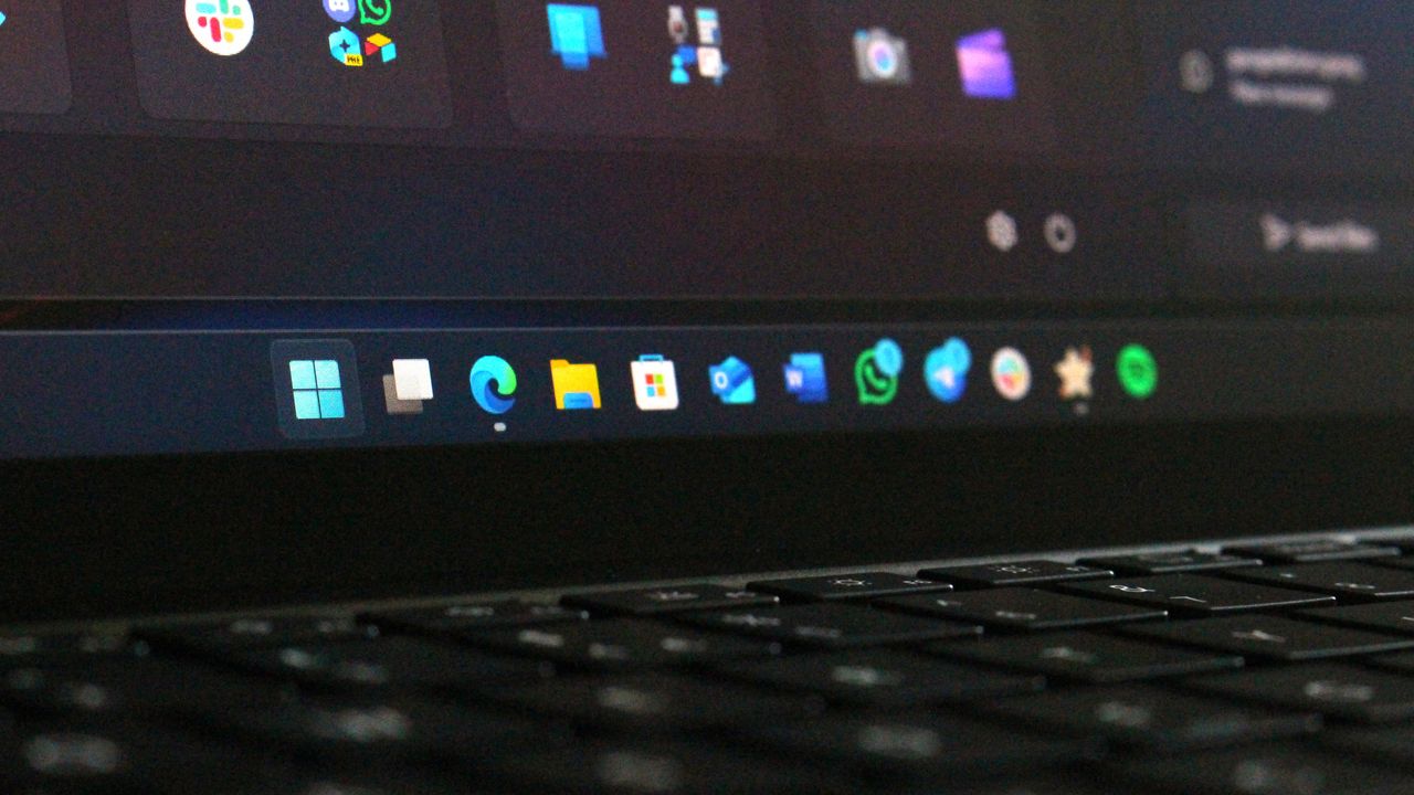 Панель задач Windows 11 становится удобнее: долгожданное обновление для тех, у кого несколько мониторов