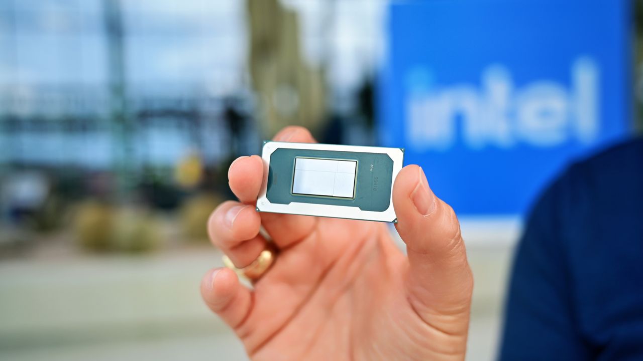 Intel готовится к прорыву: 2-нм чипы Panther Lake изменят мир ноутбуков в 2026 году