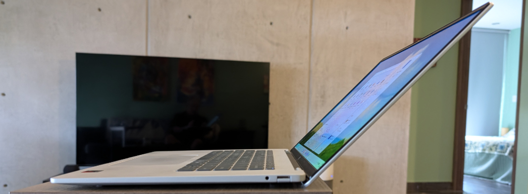 HP OmniBook 5 Дисплей