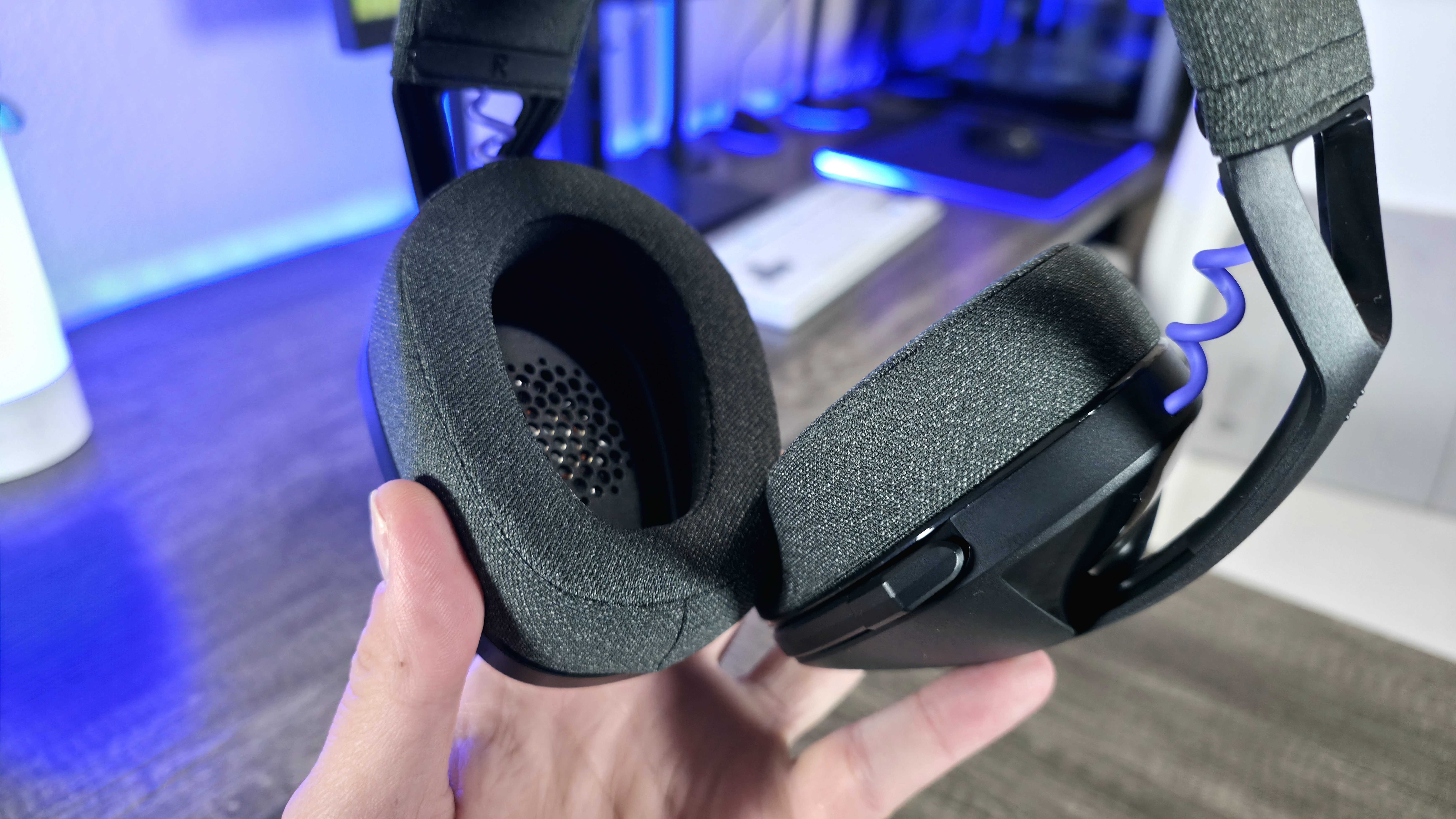 Image of the Logitech G321 LIGHTSPEED wireless gaming headset.