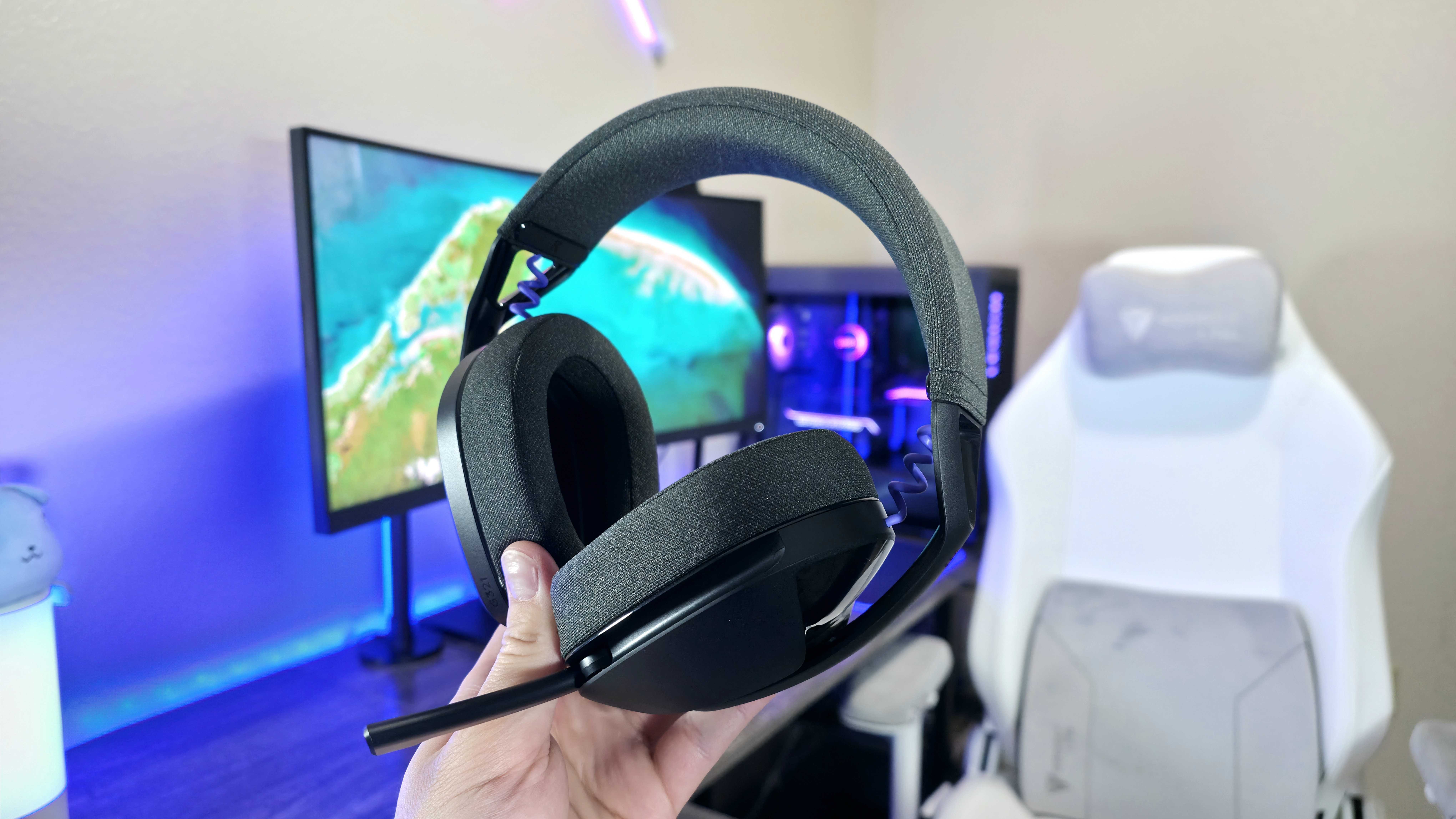 Image of the Logitech G321 LIGHTSPEED wireless gaming headset.