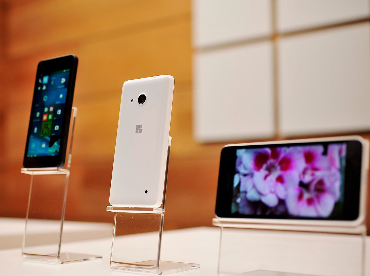 Изображение к статье: Из пепла Windows Phone: Как Microsoft пытается переосмыслить смартфон - Windows 10 на MSReview.net