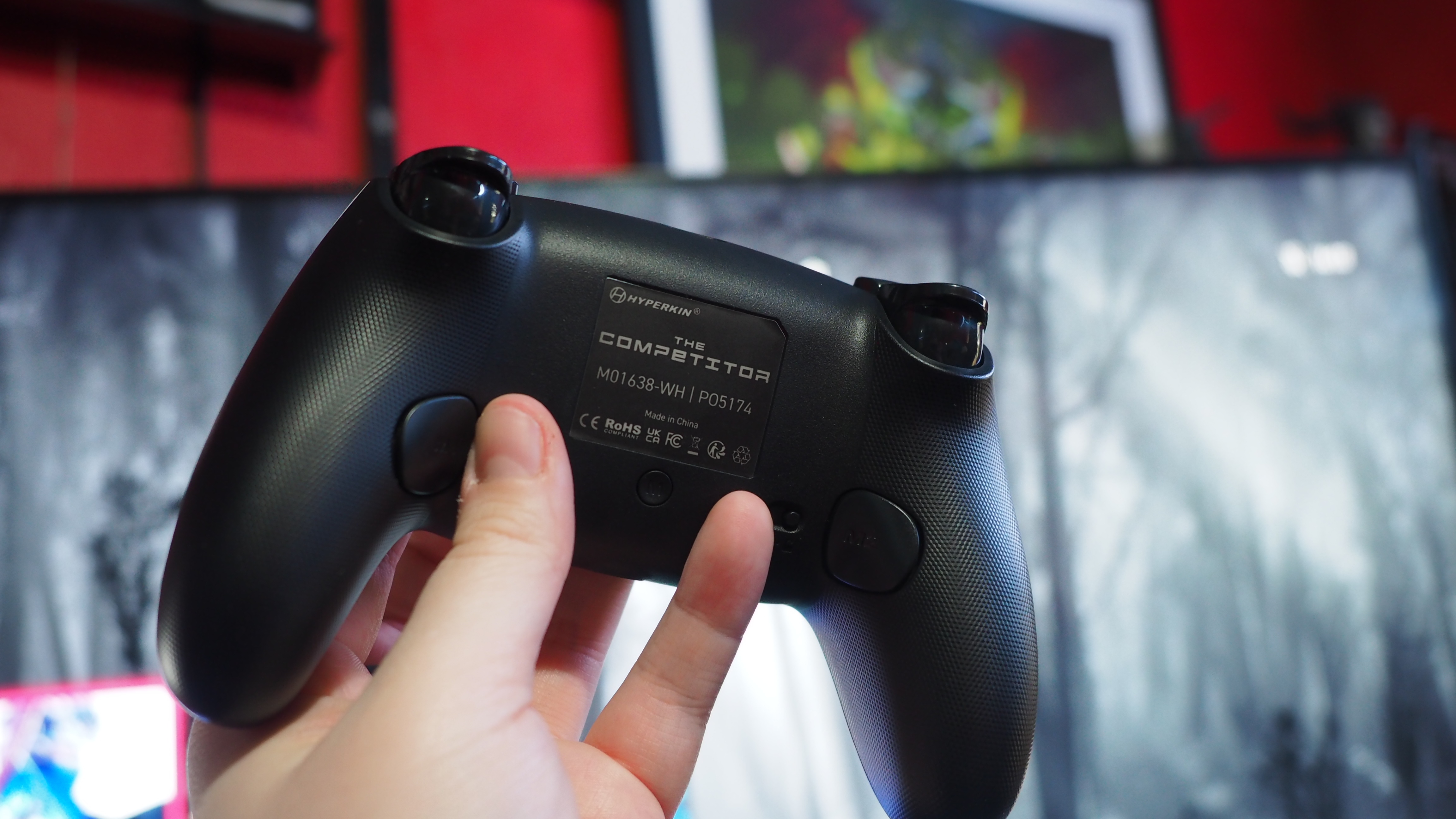 Фотографии контроллера Hyperkin 'Competitor'
